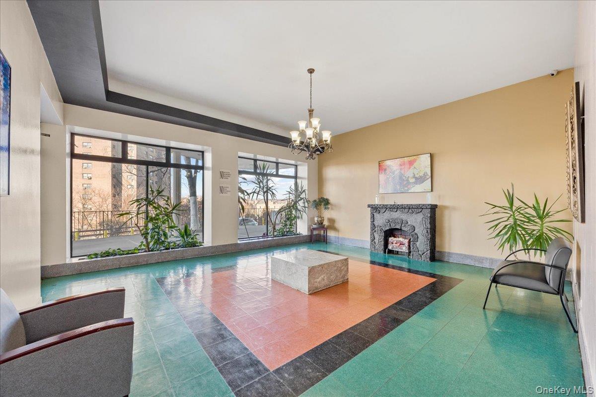 2630 Kingsbridge Terrace Unit: 4C