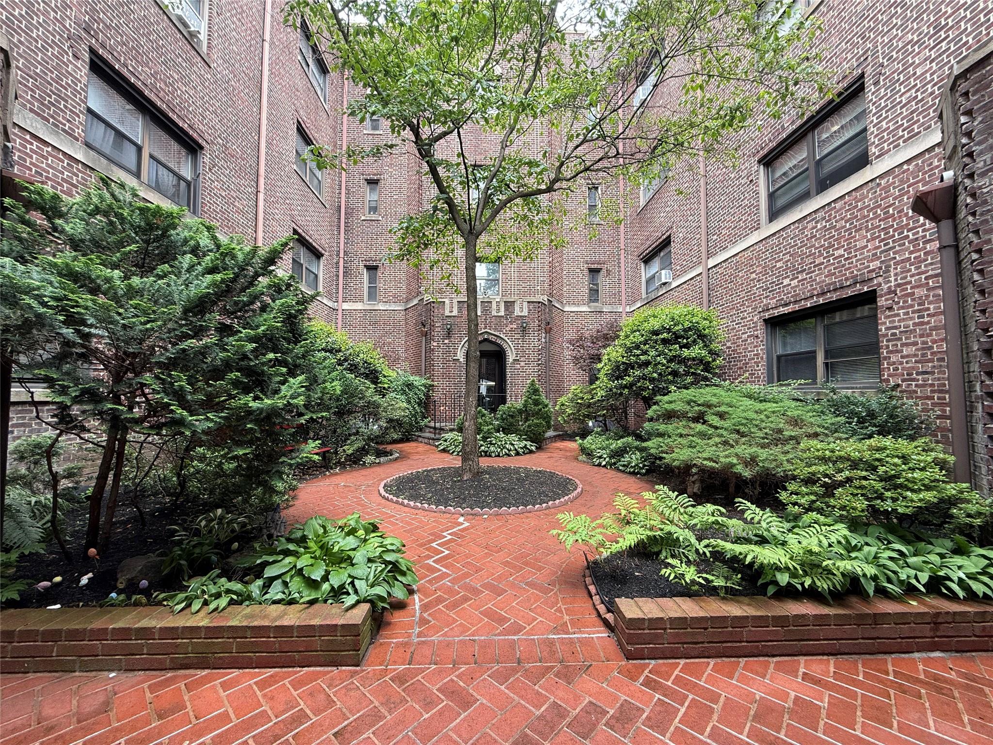 240 Halstead Avenue Unit: C8