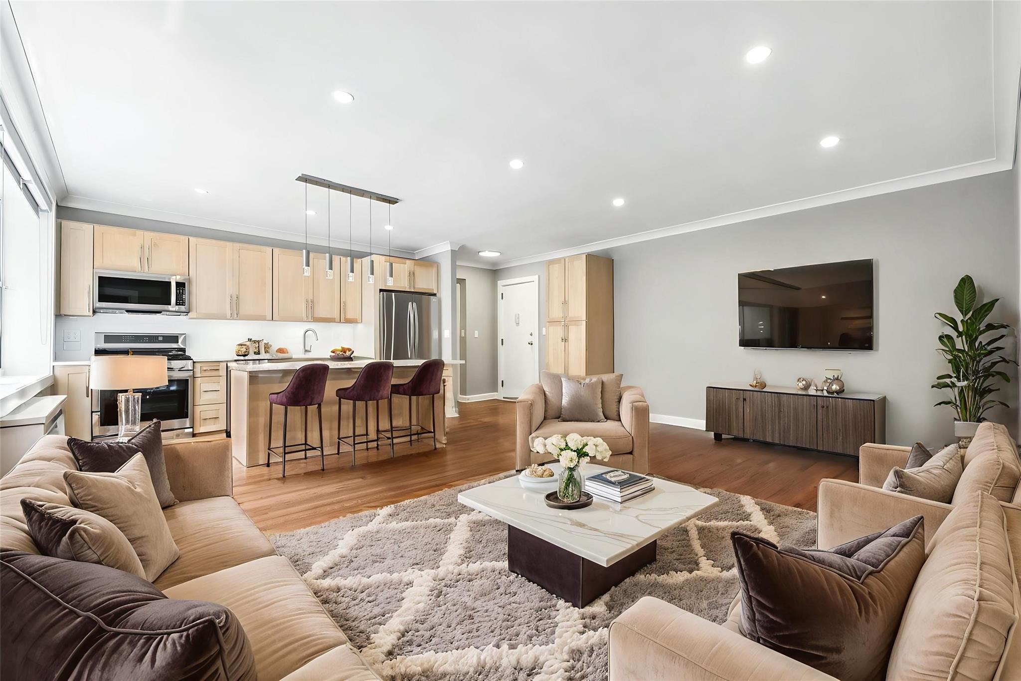 1133 Midland Avenue Unit: 4L