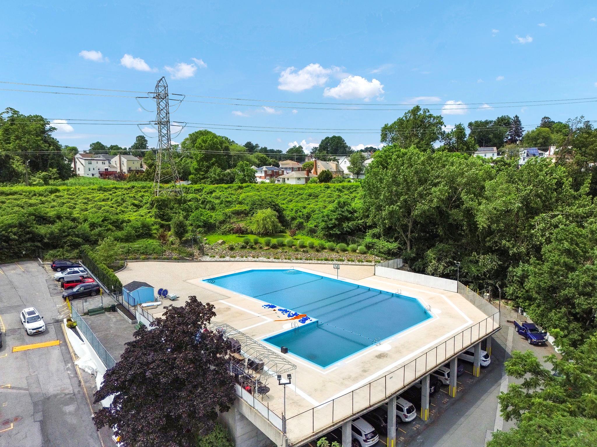 1853 Central Park Avenue Unit: 3E