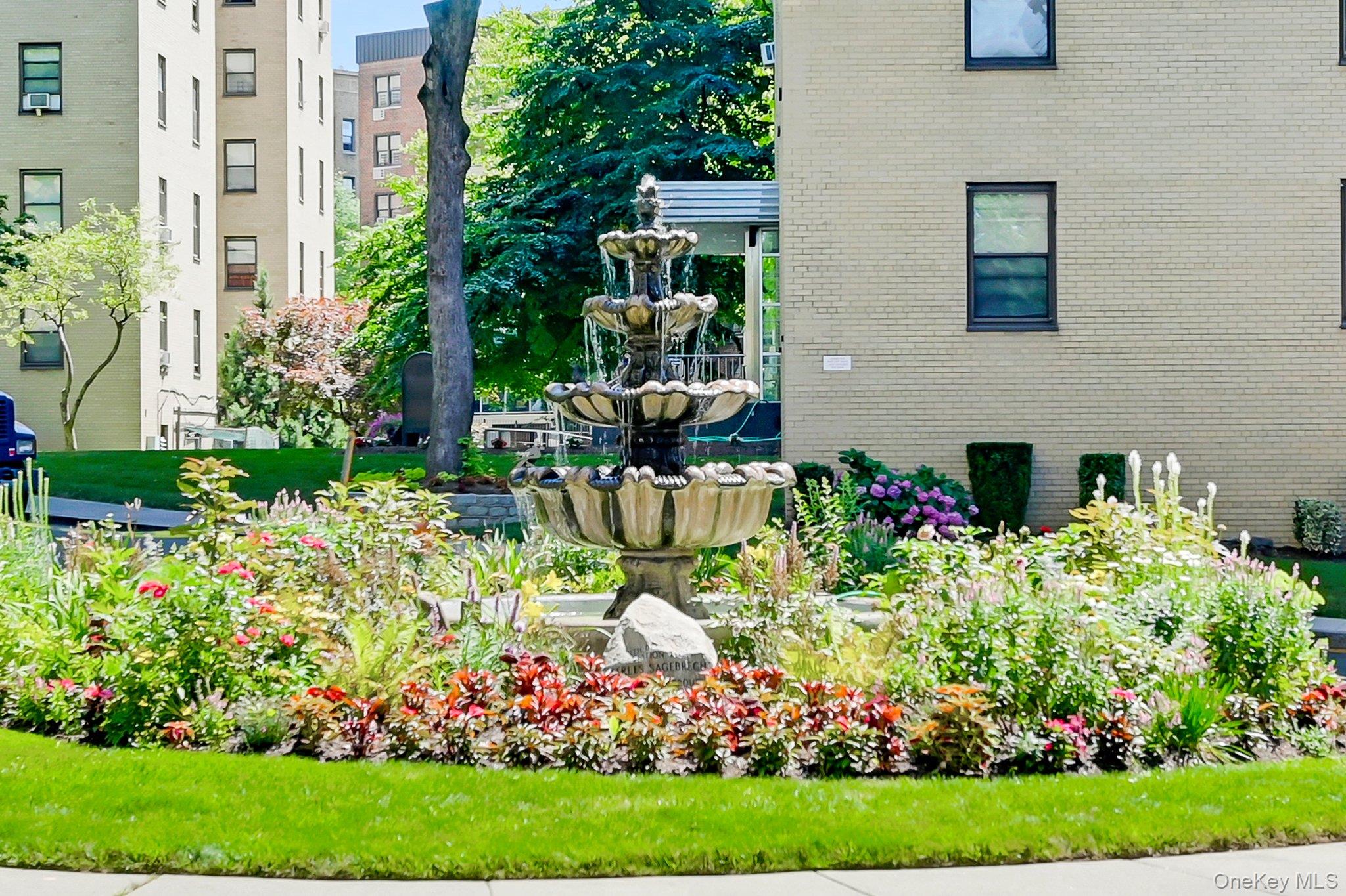 9 Fordham Hill Oval Unit: 3C