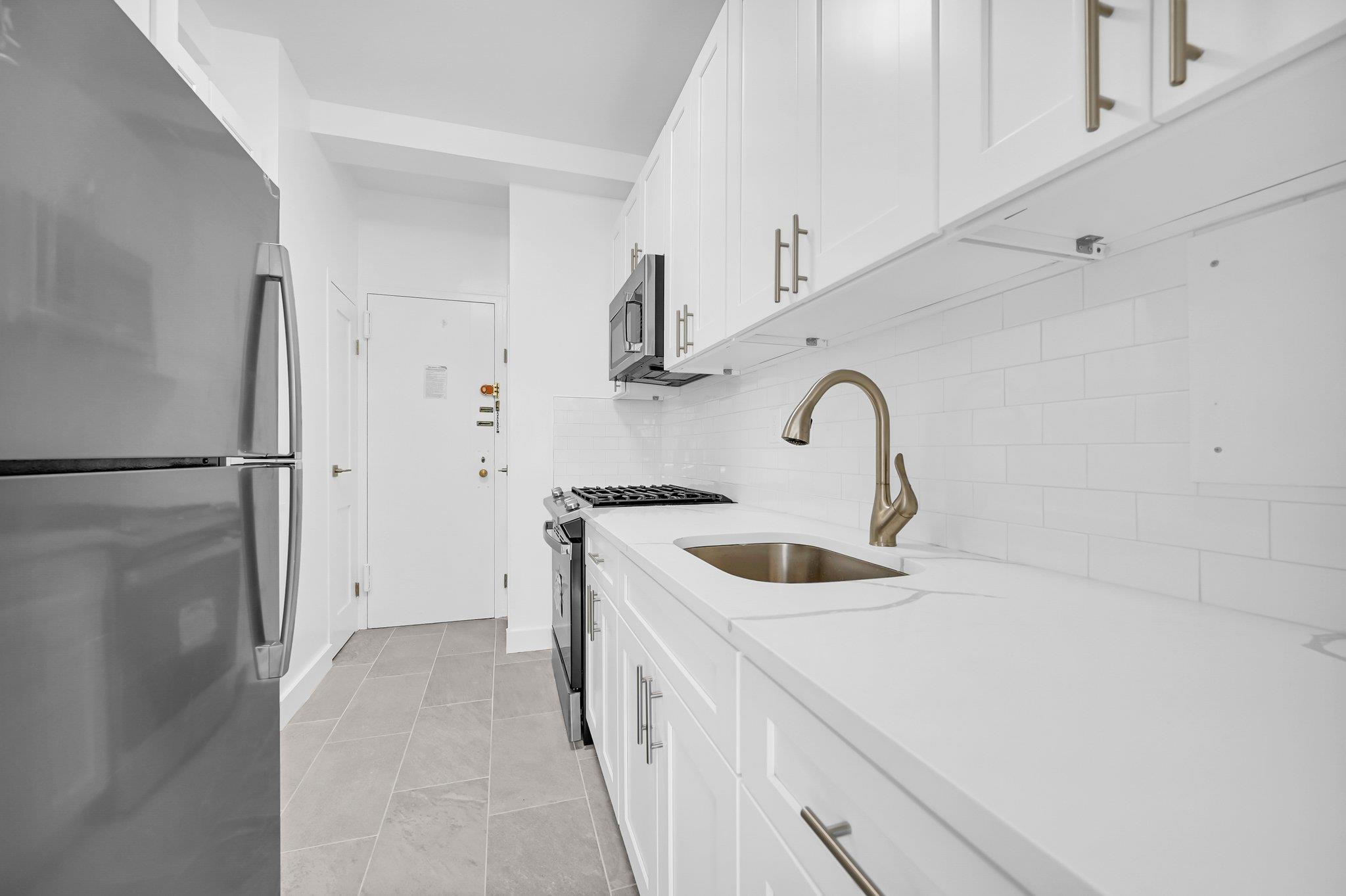 9 Fordham Hill Oval Unit: 3C
