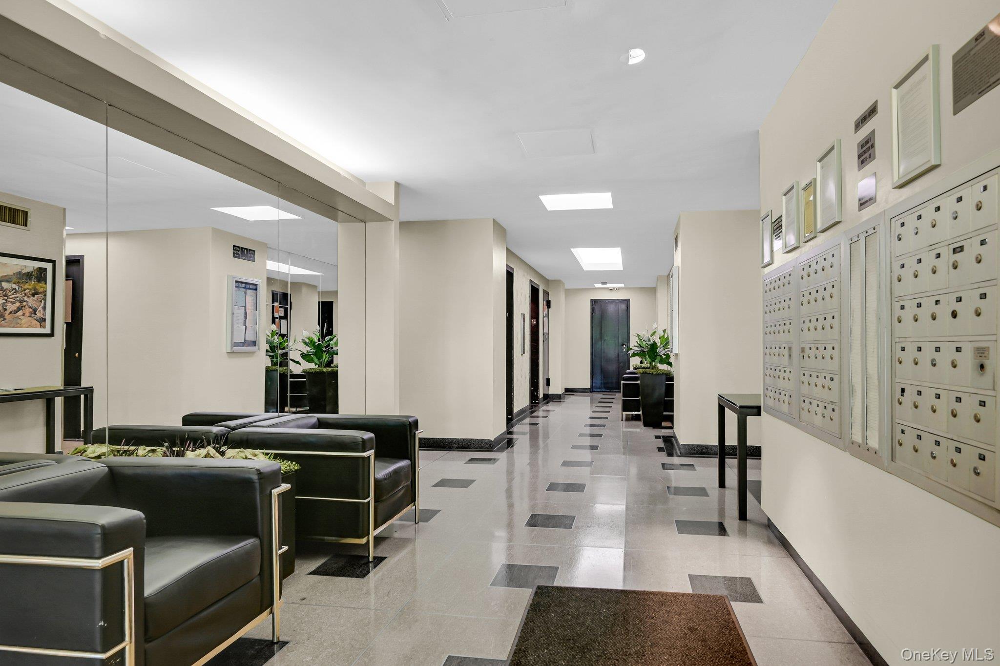 9 Fordham Hill Oval Unit: 3C