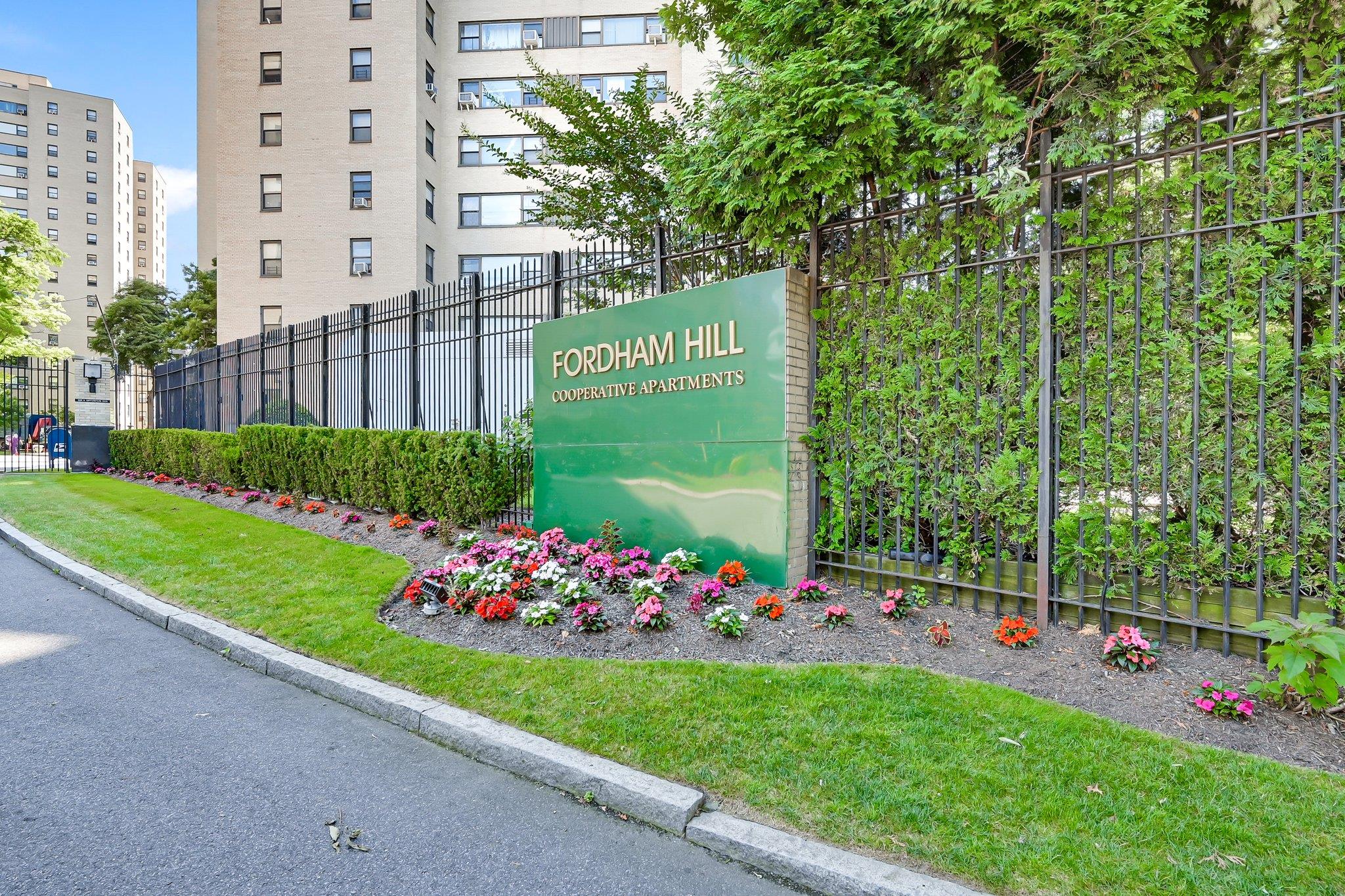 9 Fordham Hill Oval Unit: 3C