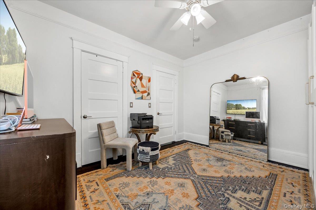 27 Locust Avenue Unit: 4N