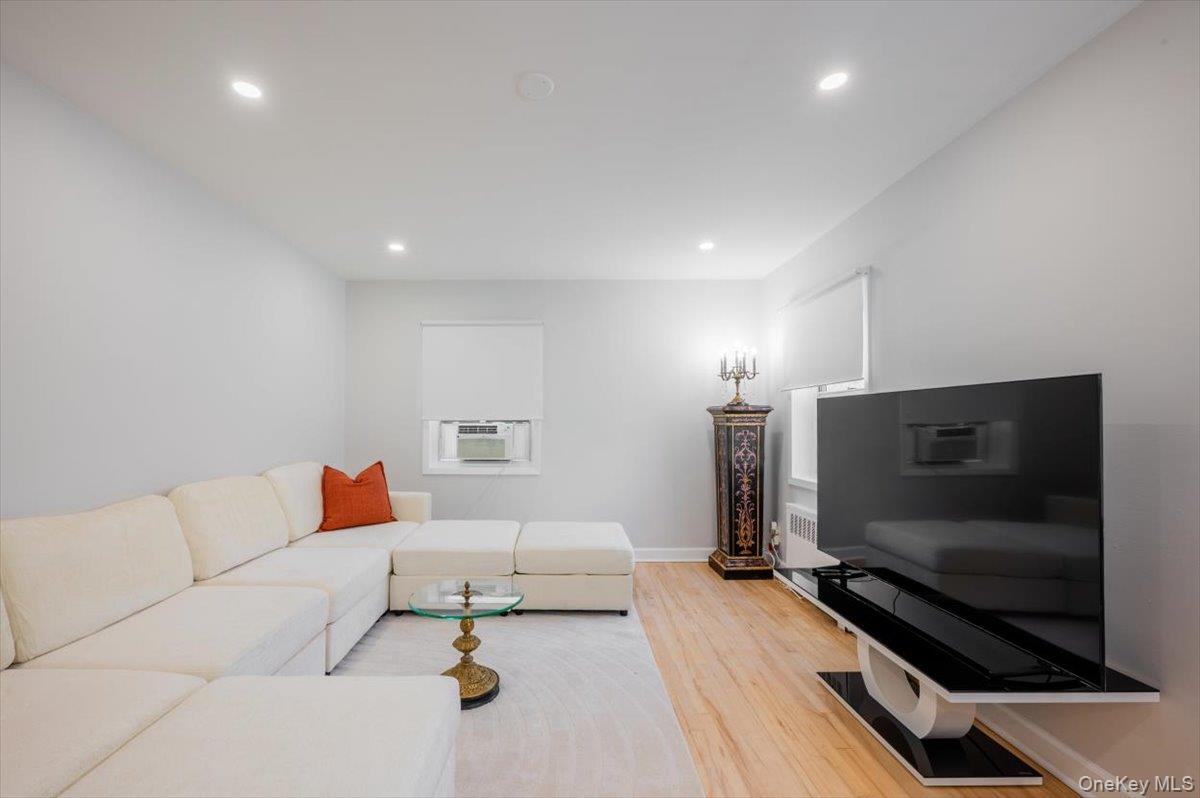 320 S Broadway Avenue Unit: N2