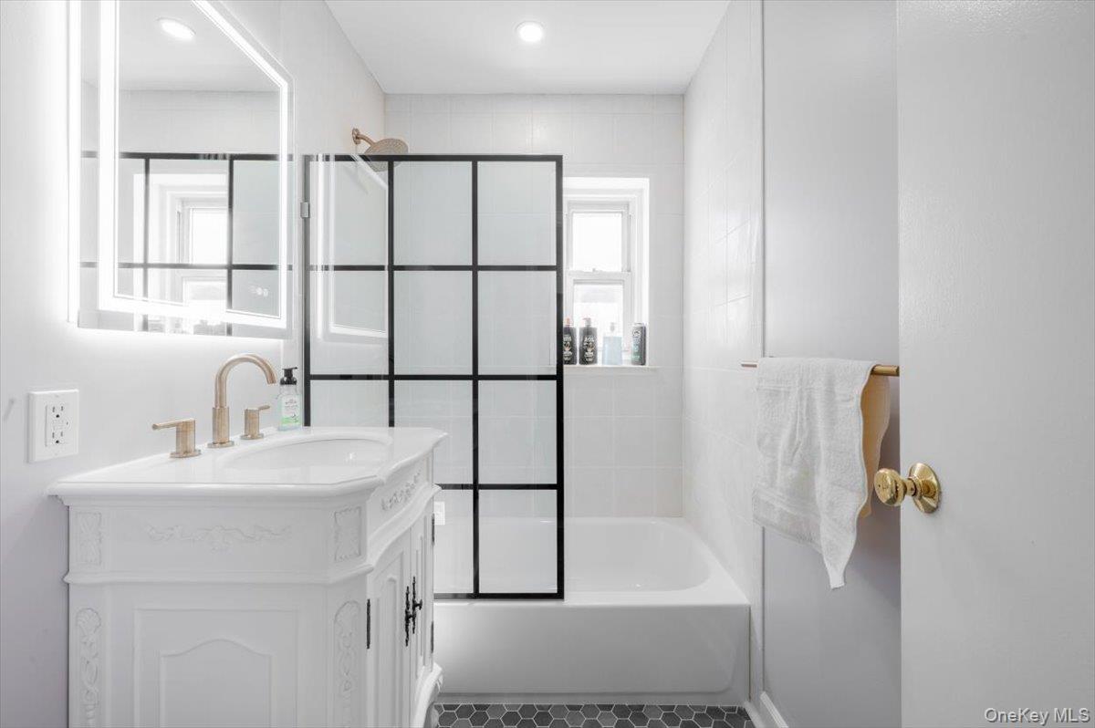 320 S Broadway Avenue Unit: N2