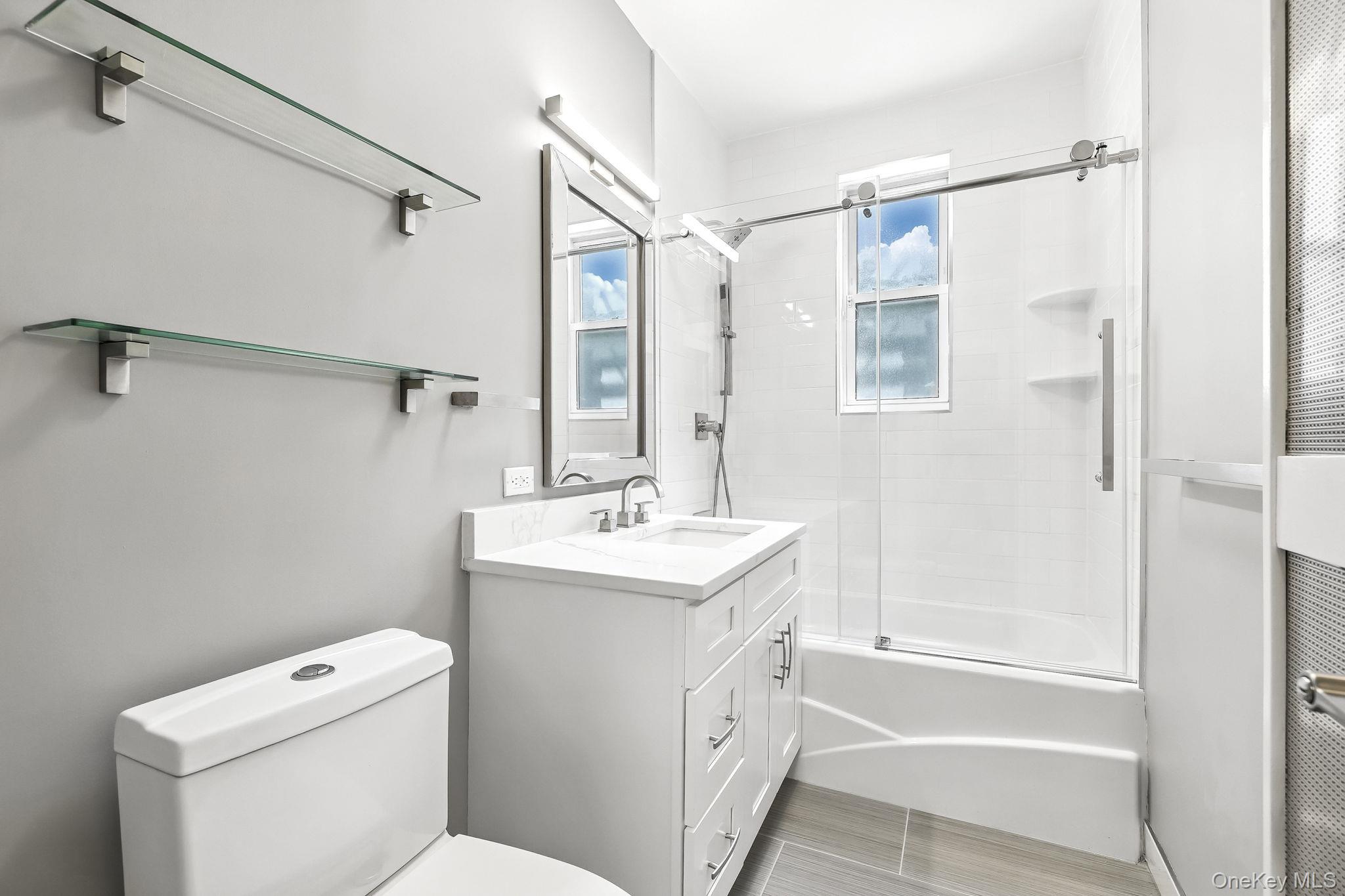 1133 Midland Avenue Unit: 4L