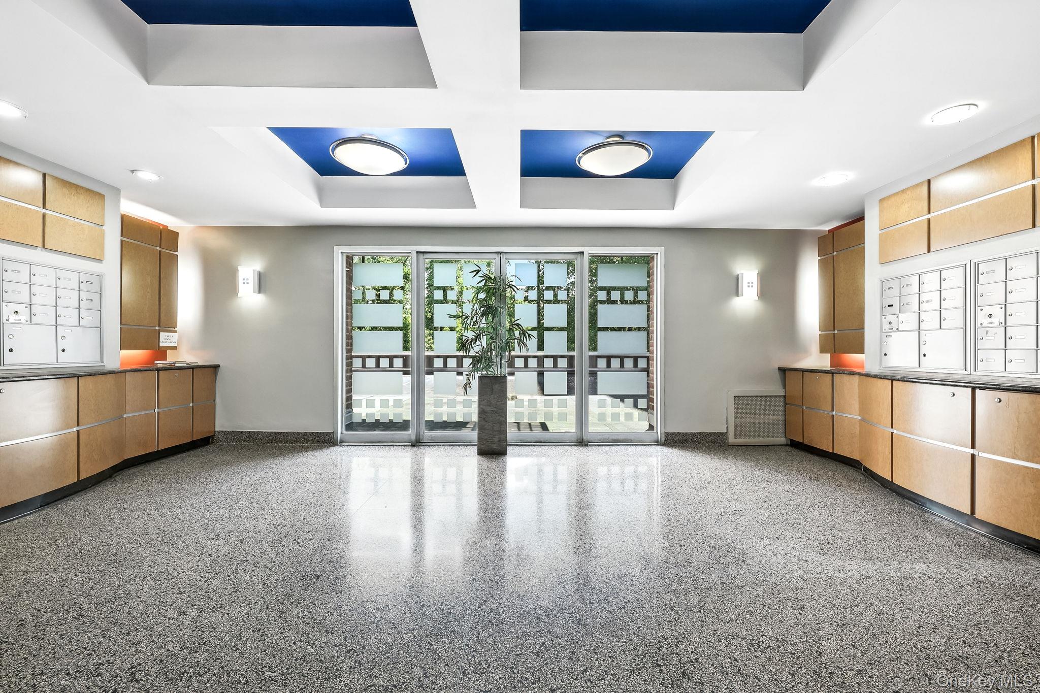1133 Midland Avenue Unit: 4L