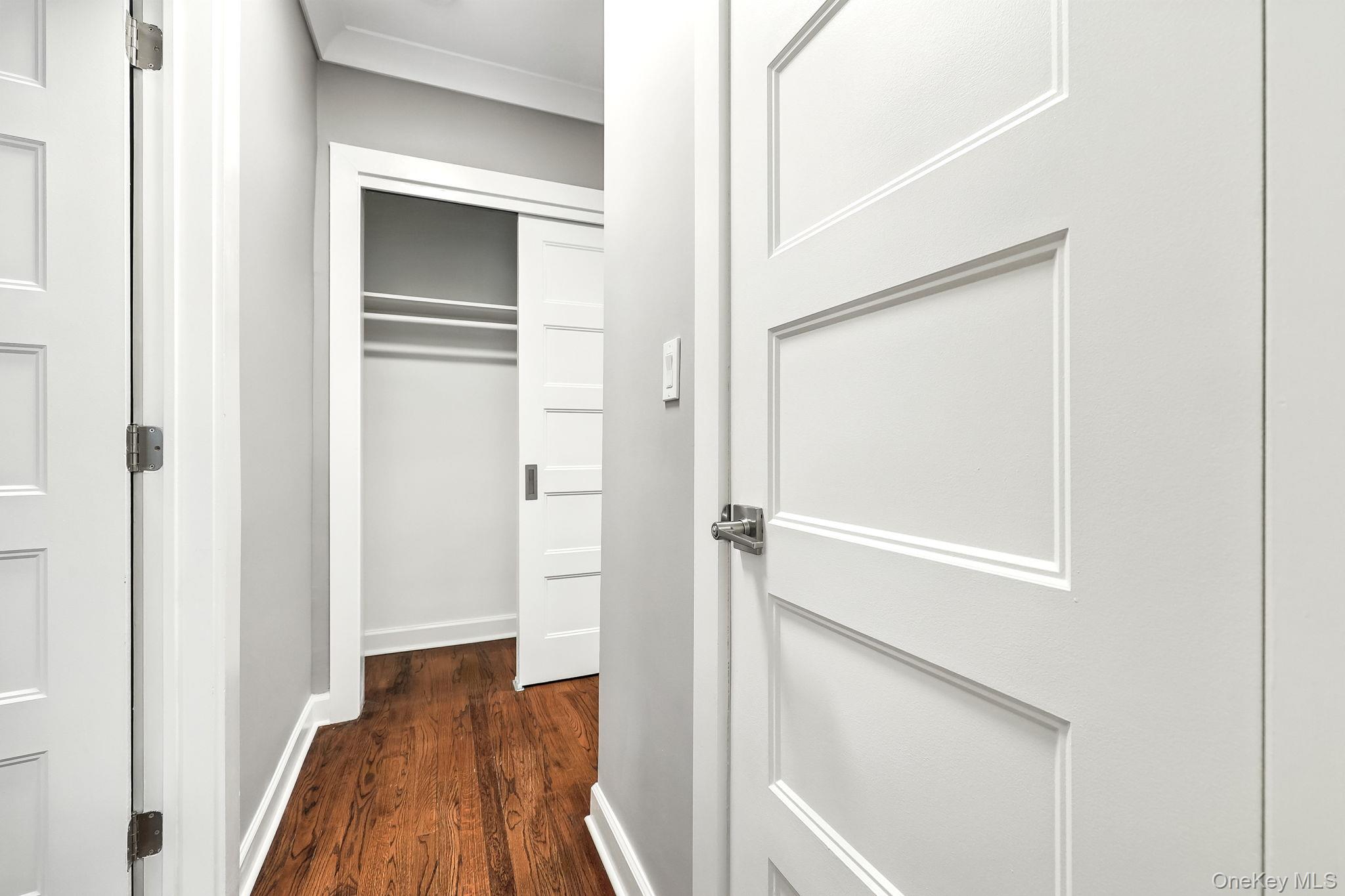 1133 Midland Avenue Unit: 4L