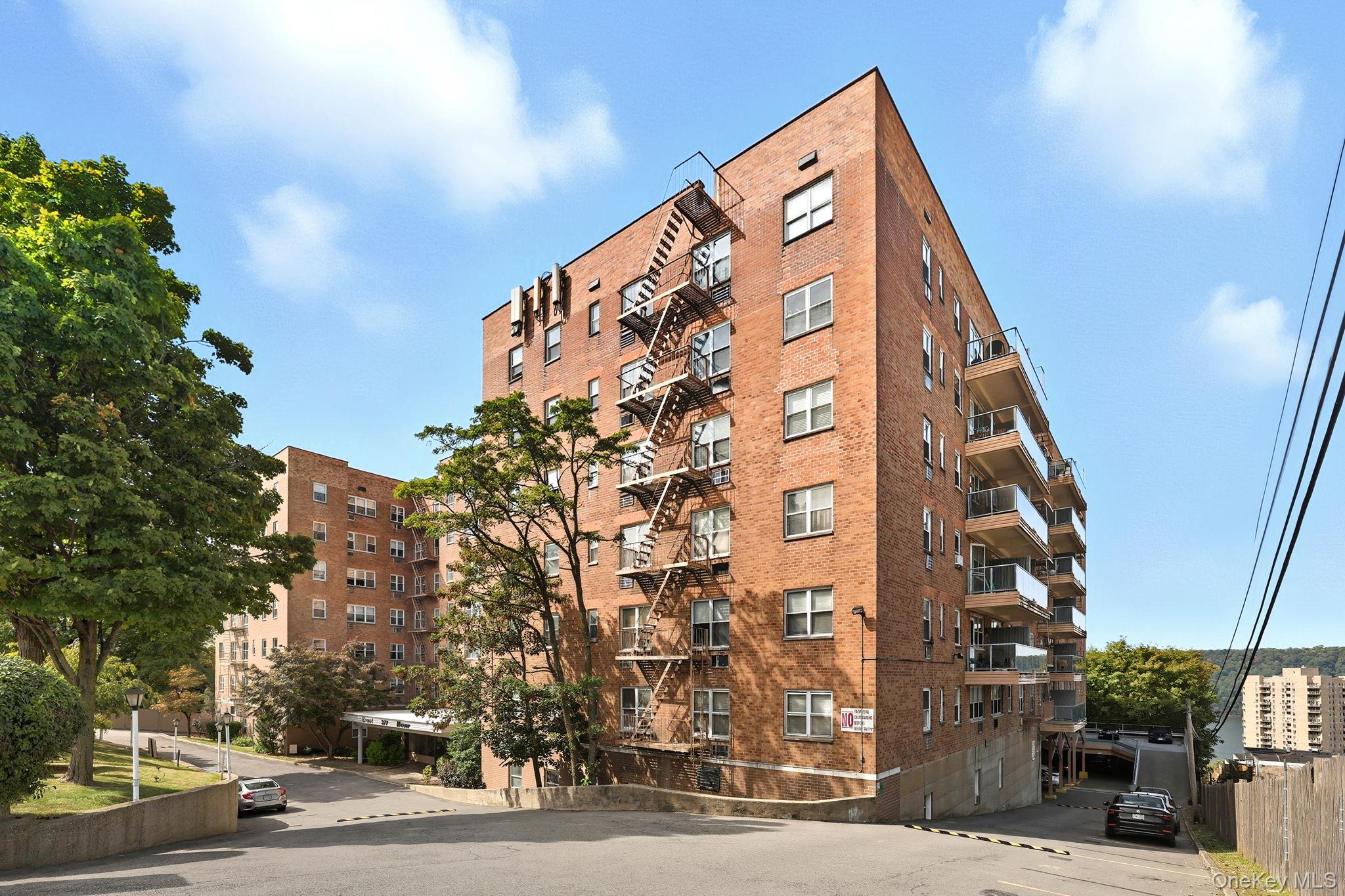 377 N Broadway Unit: 602