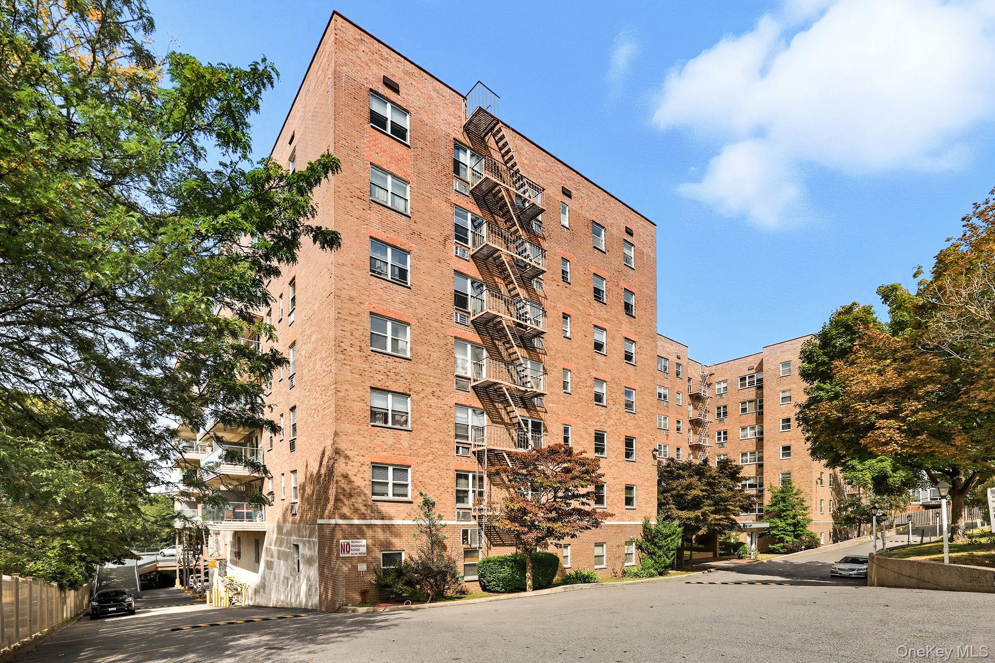 377 N Broadway Unit: 602