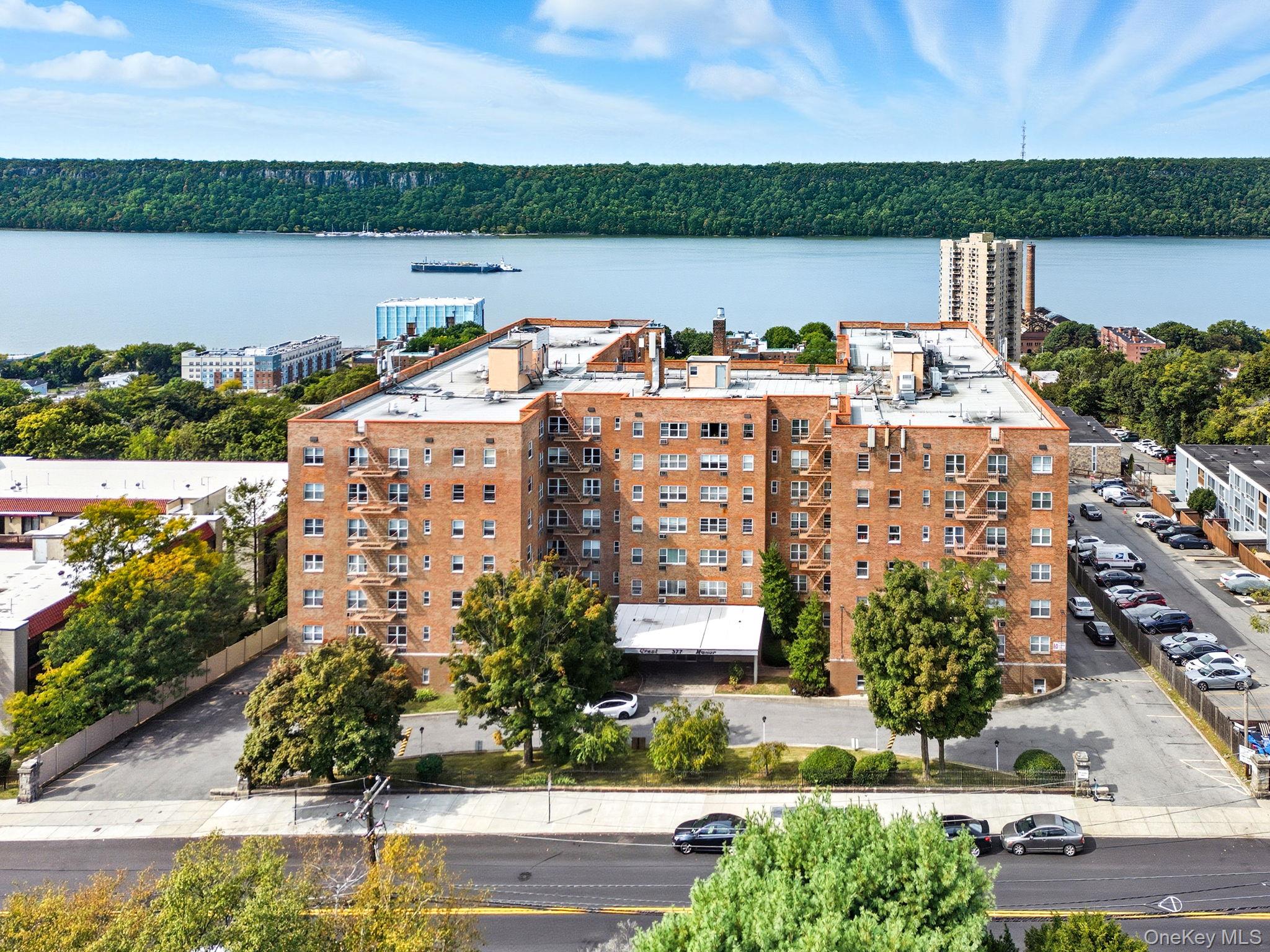 377 N Broadway Unit: 602
