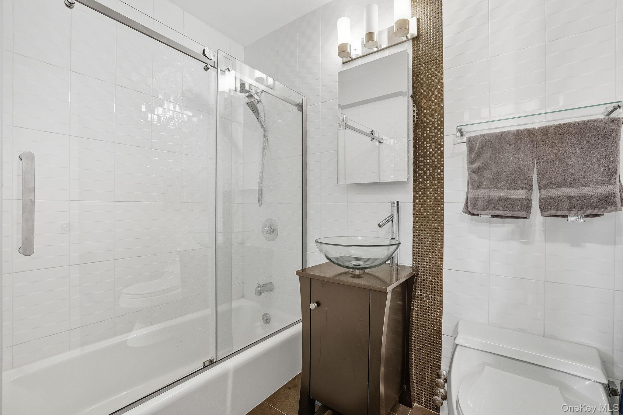 377 N Broadway Unit: 602