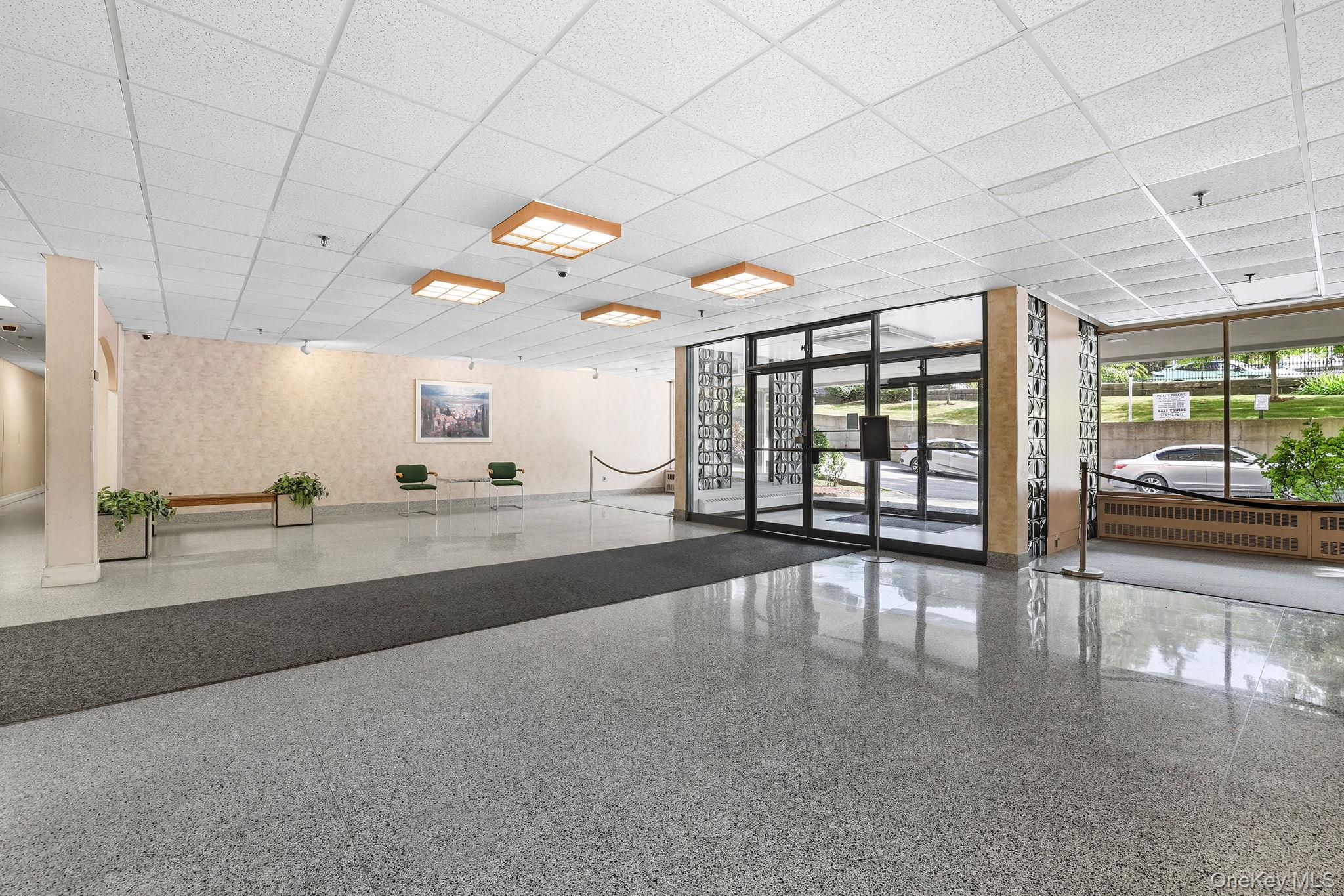 377 N Broadway Unit: 602