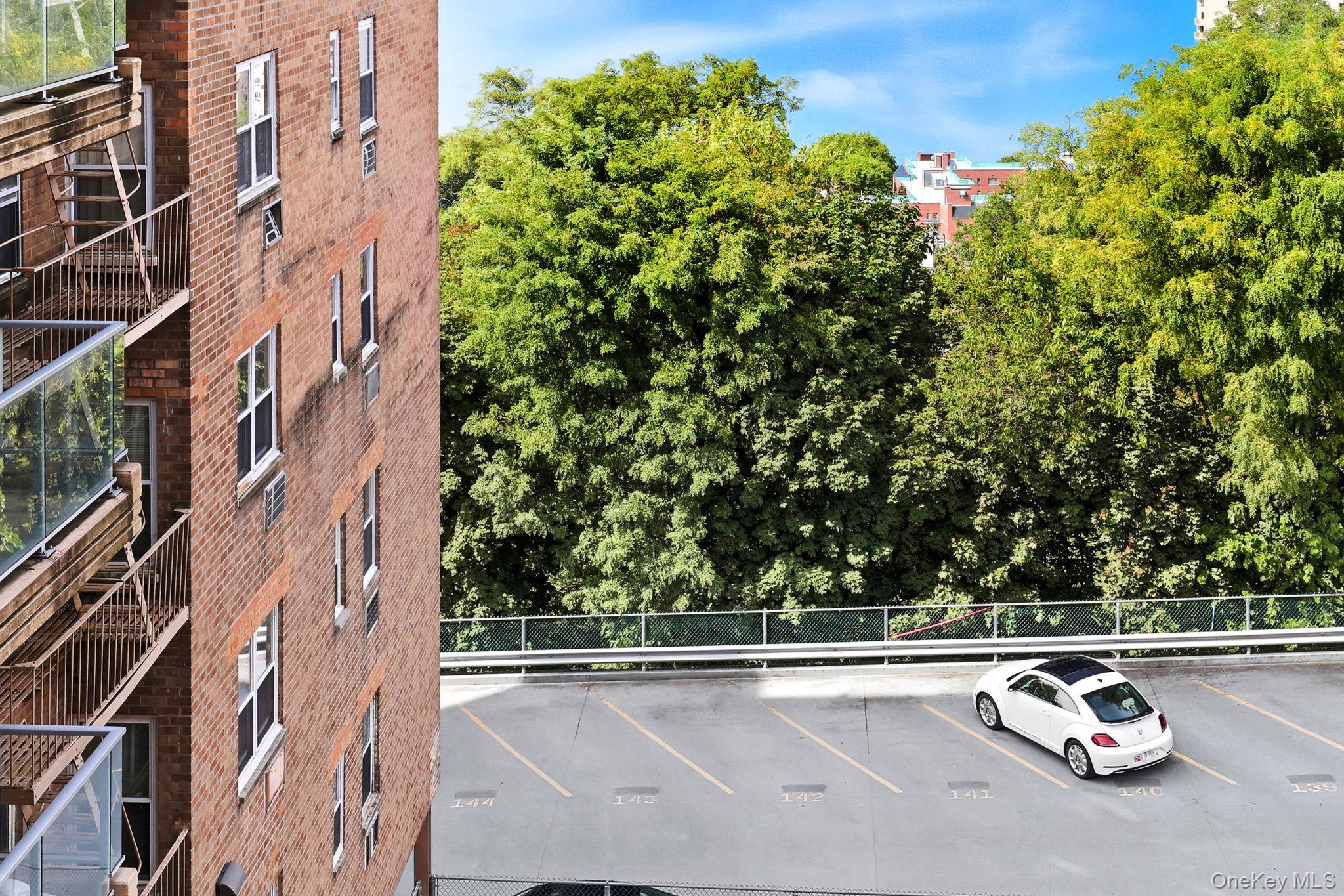 377 N Broadway Unit: 602