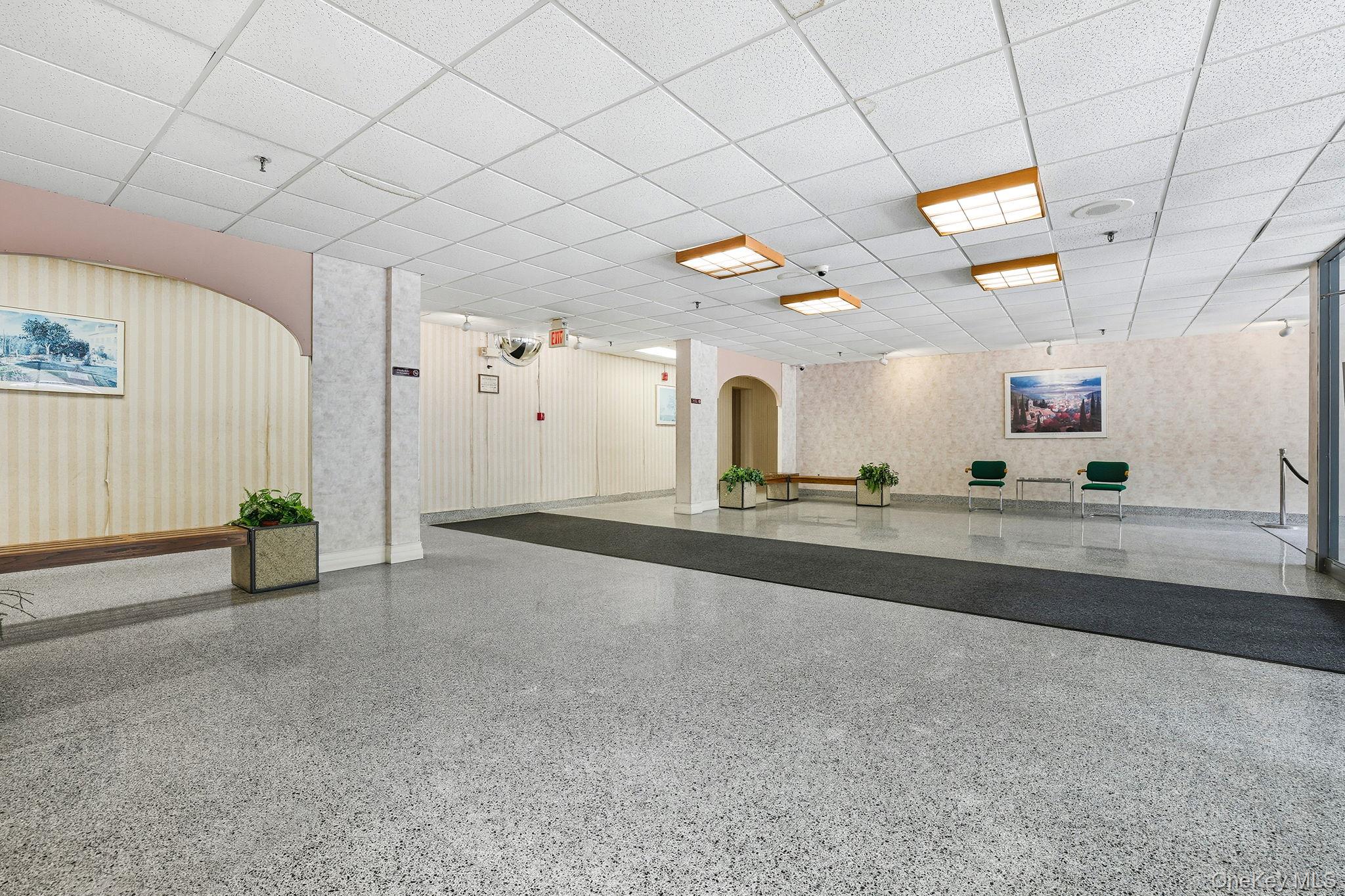 377 N Broadway Unit: 602