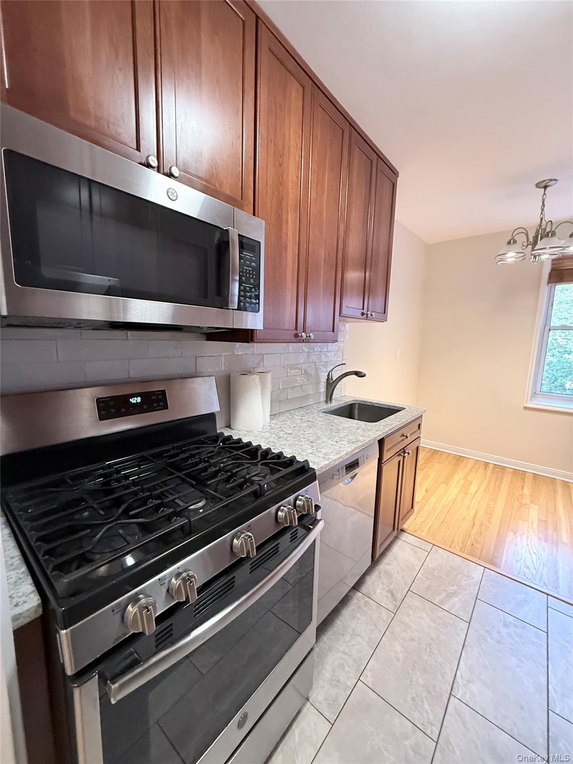 1133 Midland Avenue Unit: 1133