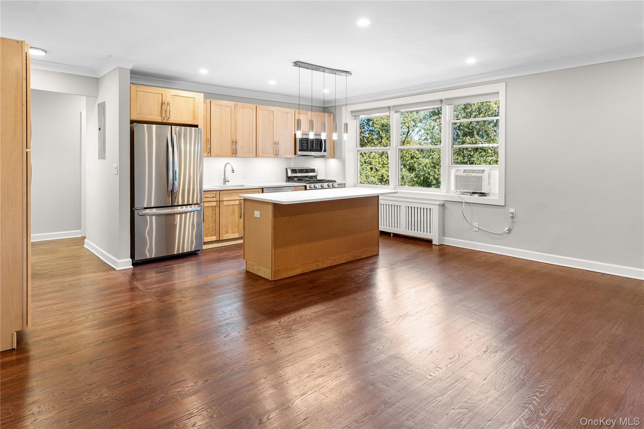 1133 Midland Avenue Unit: 2C1