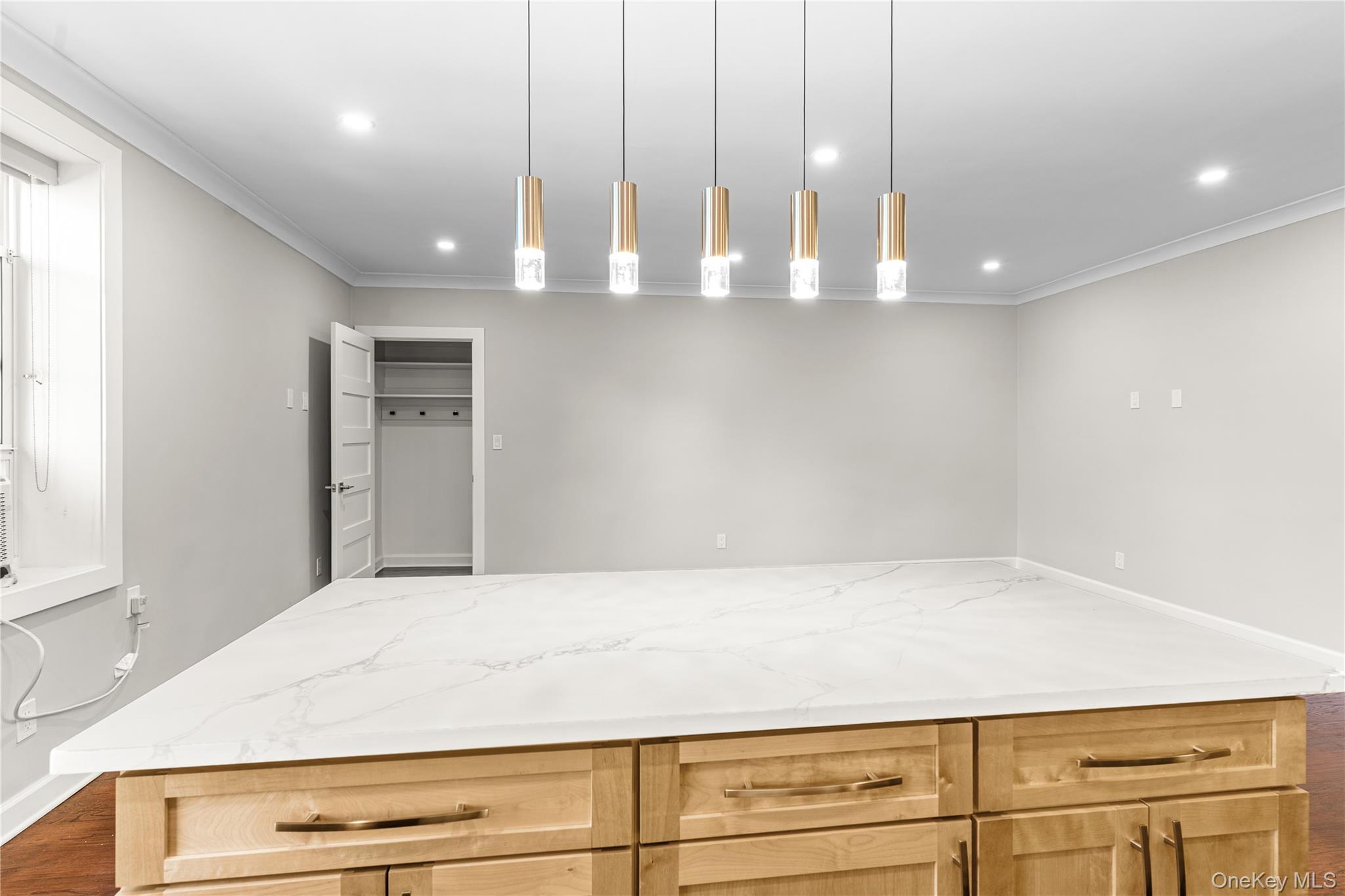 1133 Midland Avenue Unit: 2C1