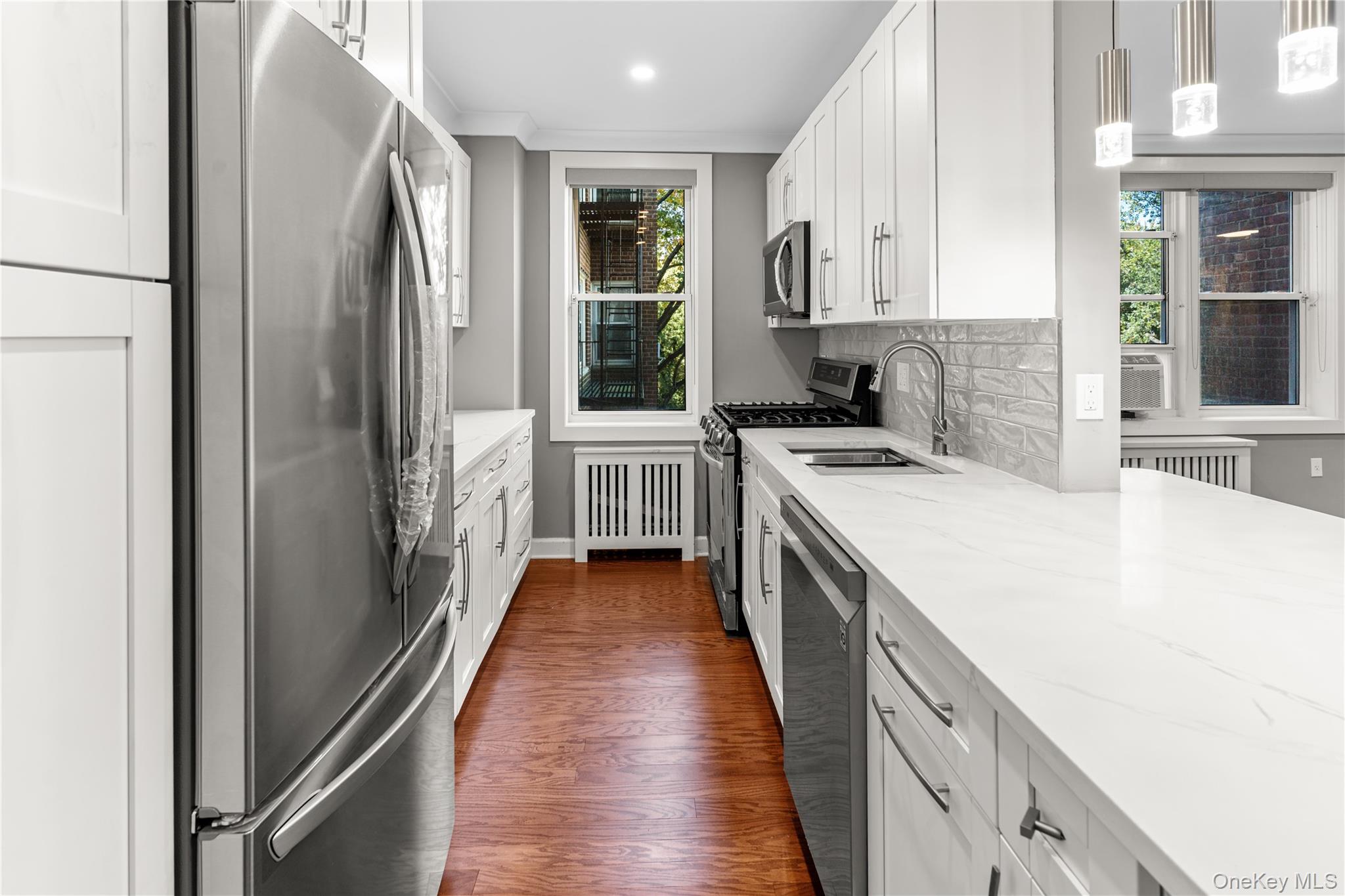 1133 Midland Avenue Unit: 2C1