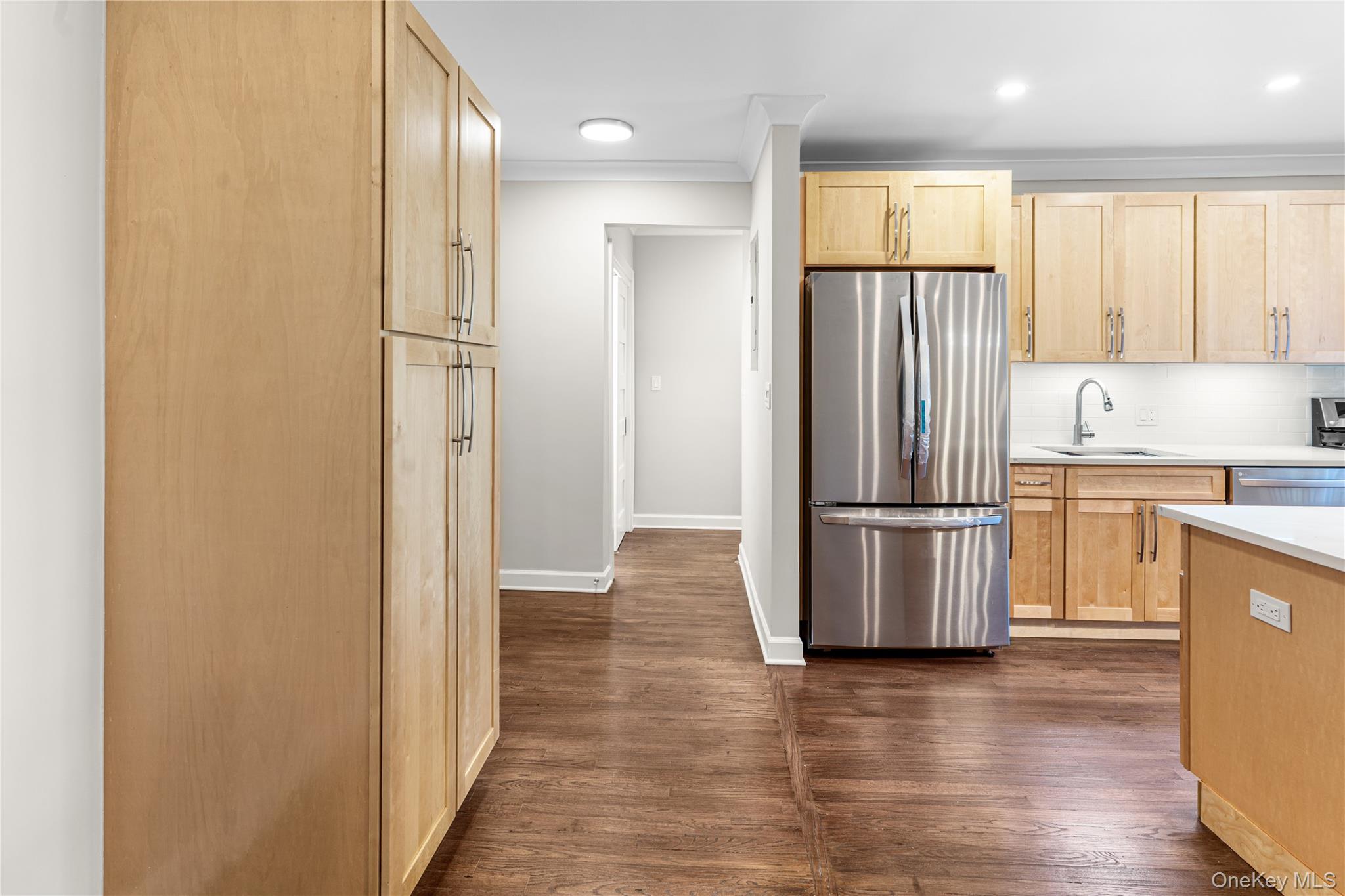 1133 Midland Avenue Unit: 2C1