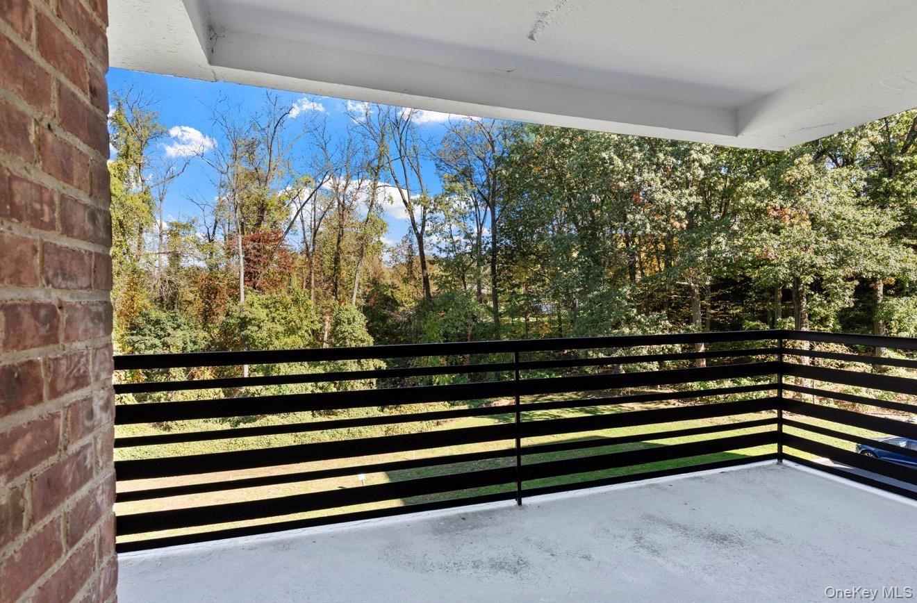 1133 Midland Avenue Unit: 2C1