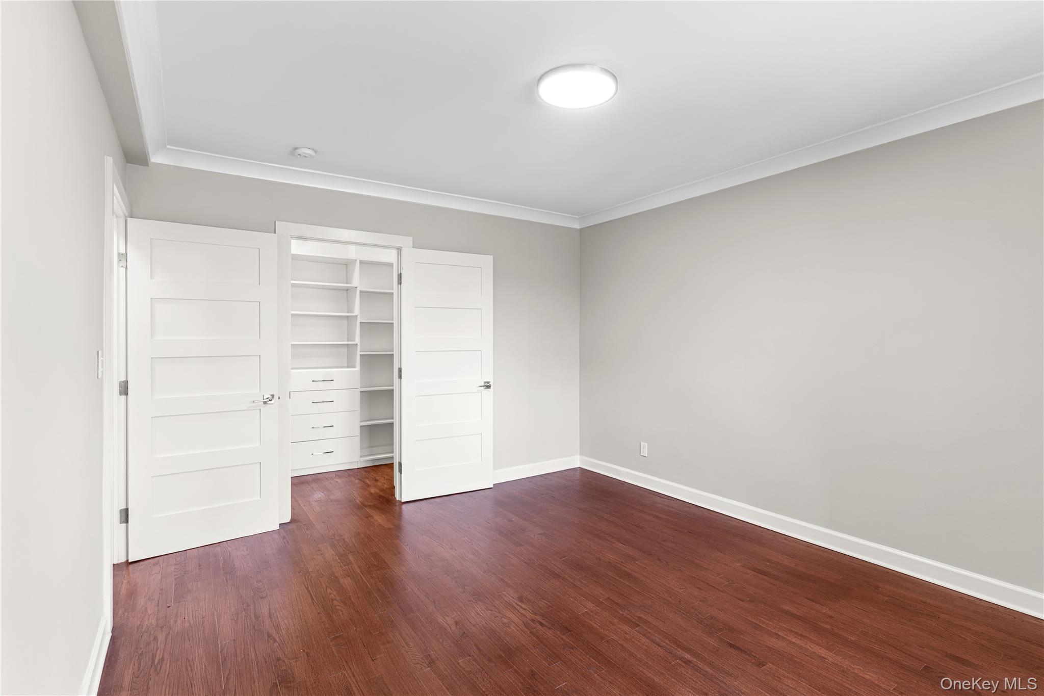1133 Midland Avenue Unit: 2C1