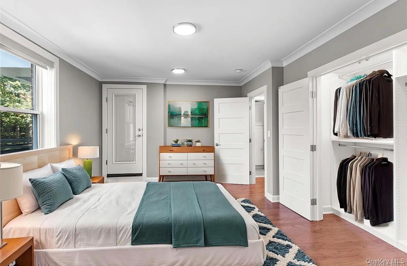 1133 Midland Avenue Unit: 2C1