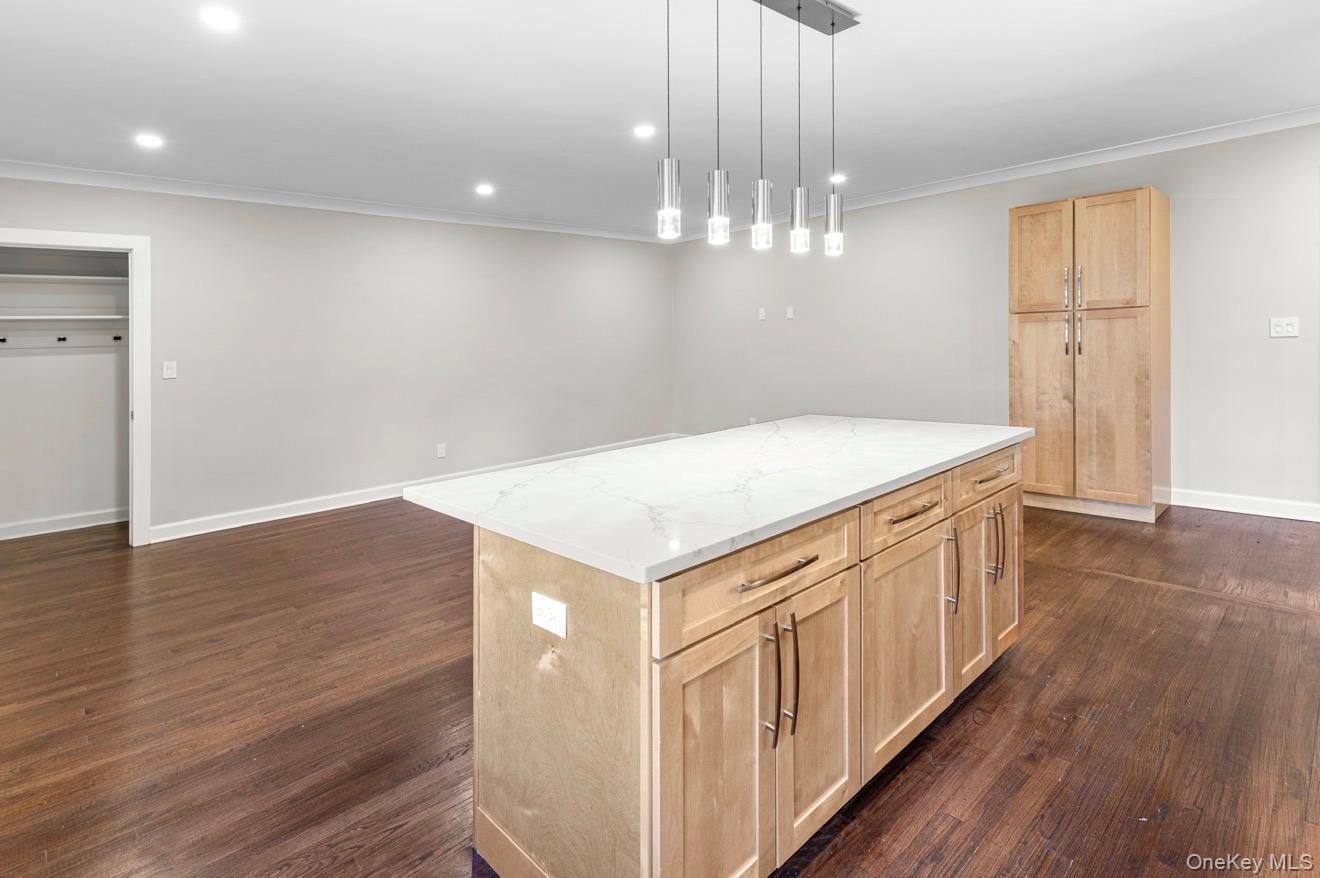 1133 Midland Avenue Unit: 3D