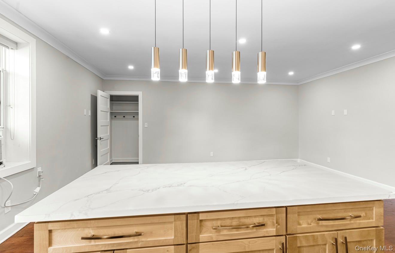 1133 Midland Avenue Unit: 3D