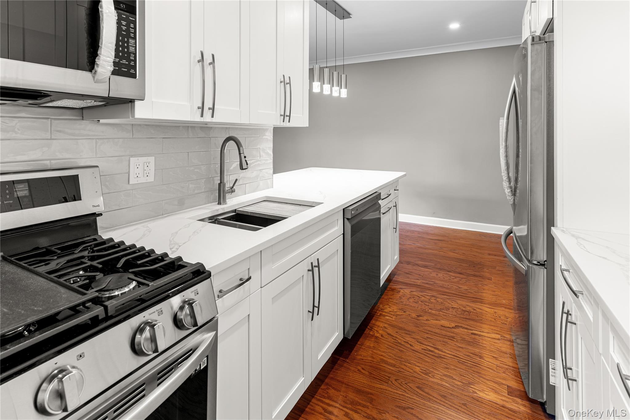 1133 Midland Avenue Unit: 3D