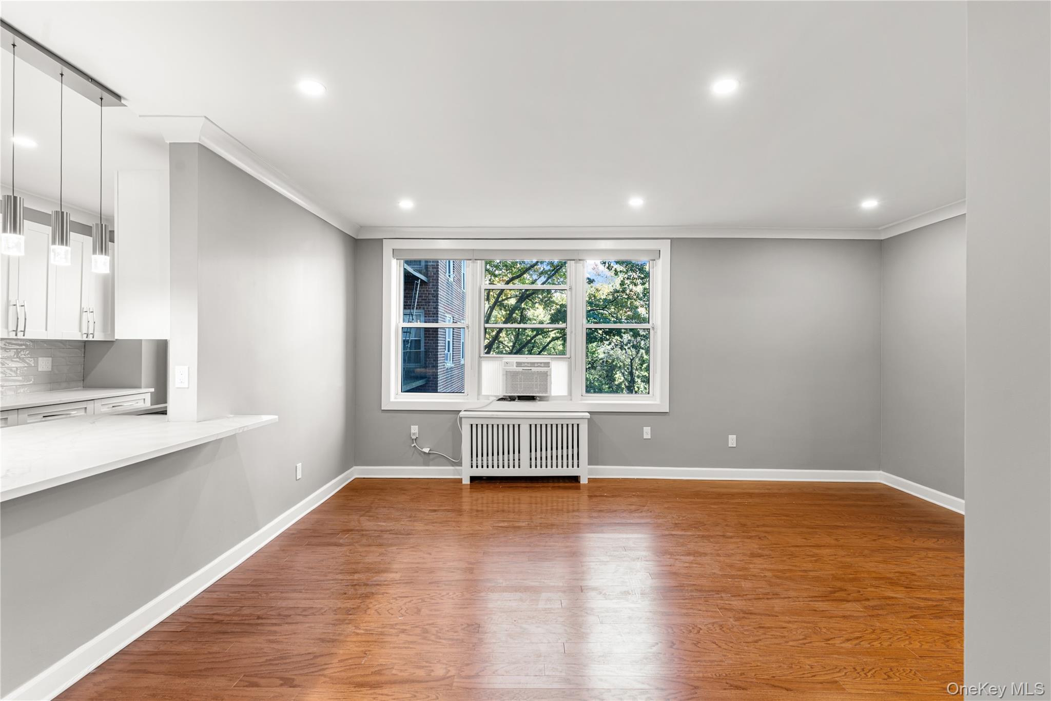 1133 Midland Avenue Unit: 3D