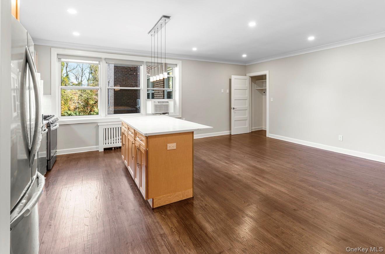 1133 Midland Avenue Unit: 3D