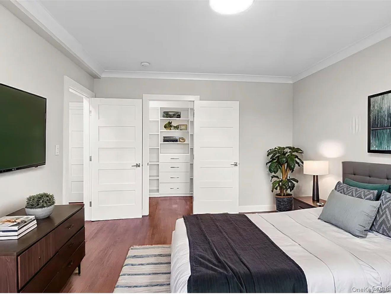 1133 Midland Avenue Unit: 3D