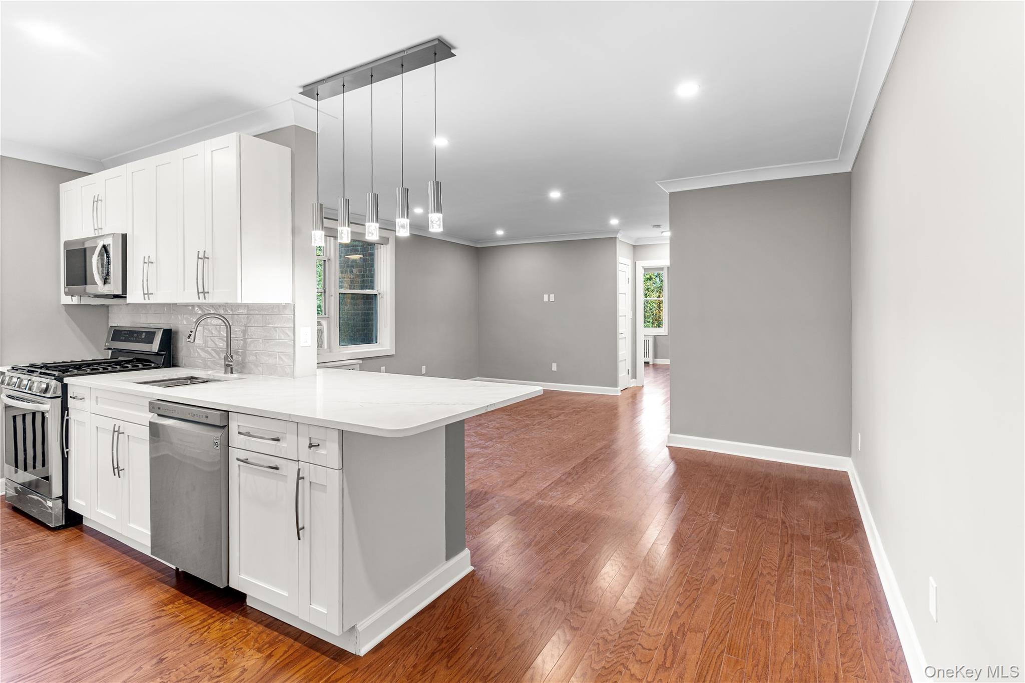 1133 Midland Avenue Unit: 3D