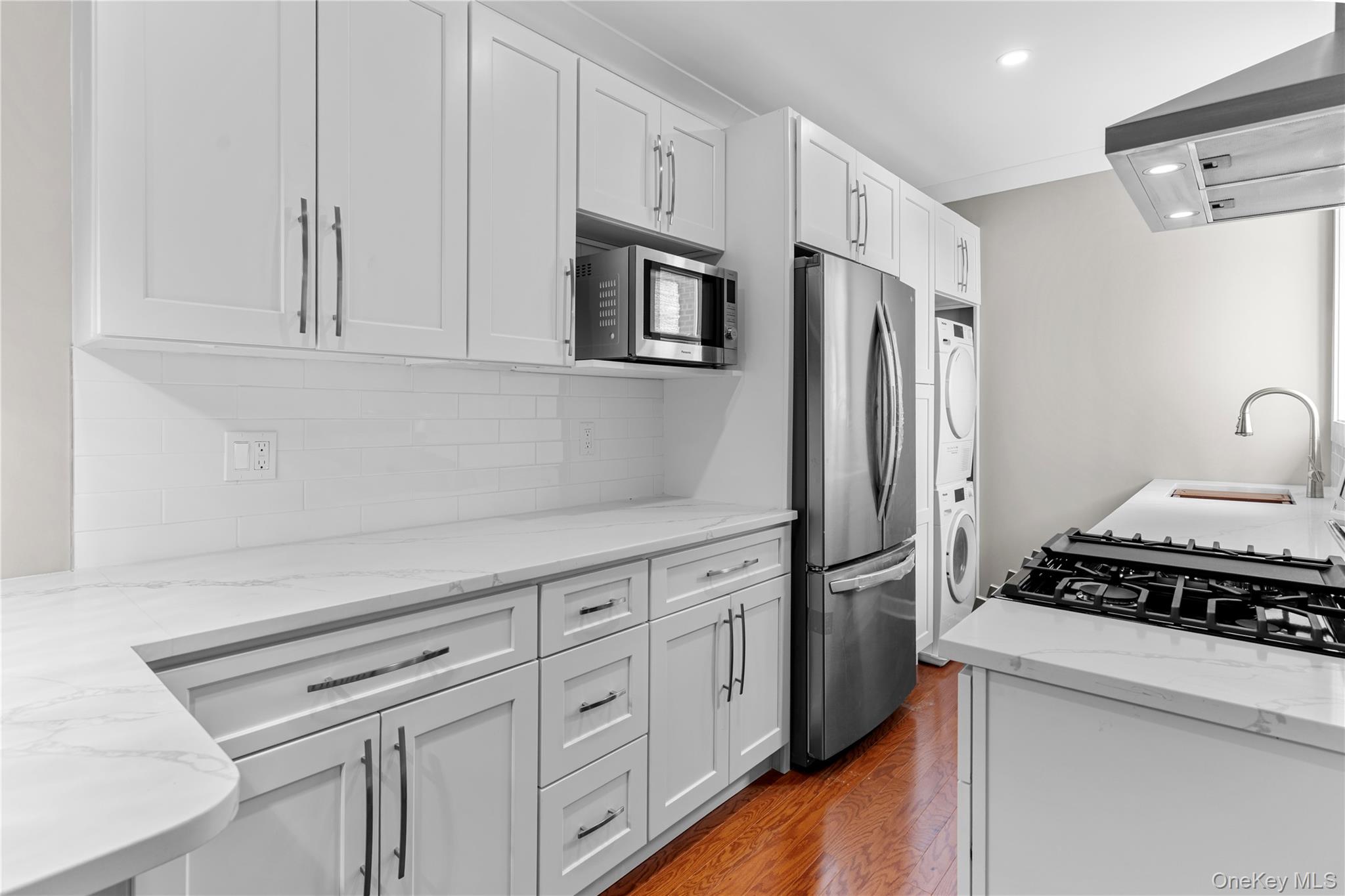 1133 Midland Avenue Unit: 6F