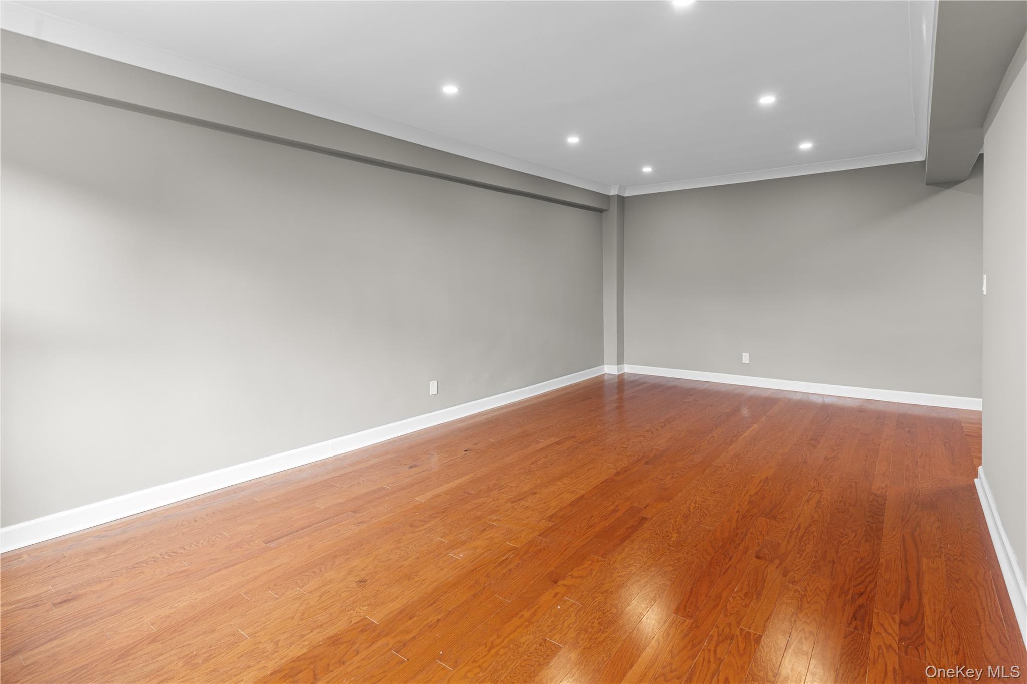 1133 Midland Avenue Unit: 6F