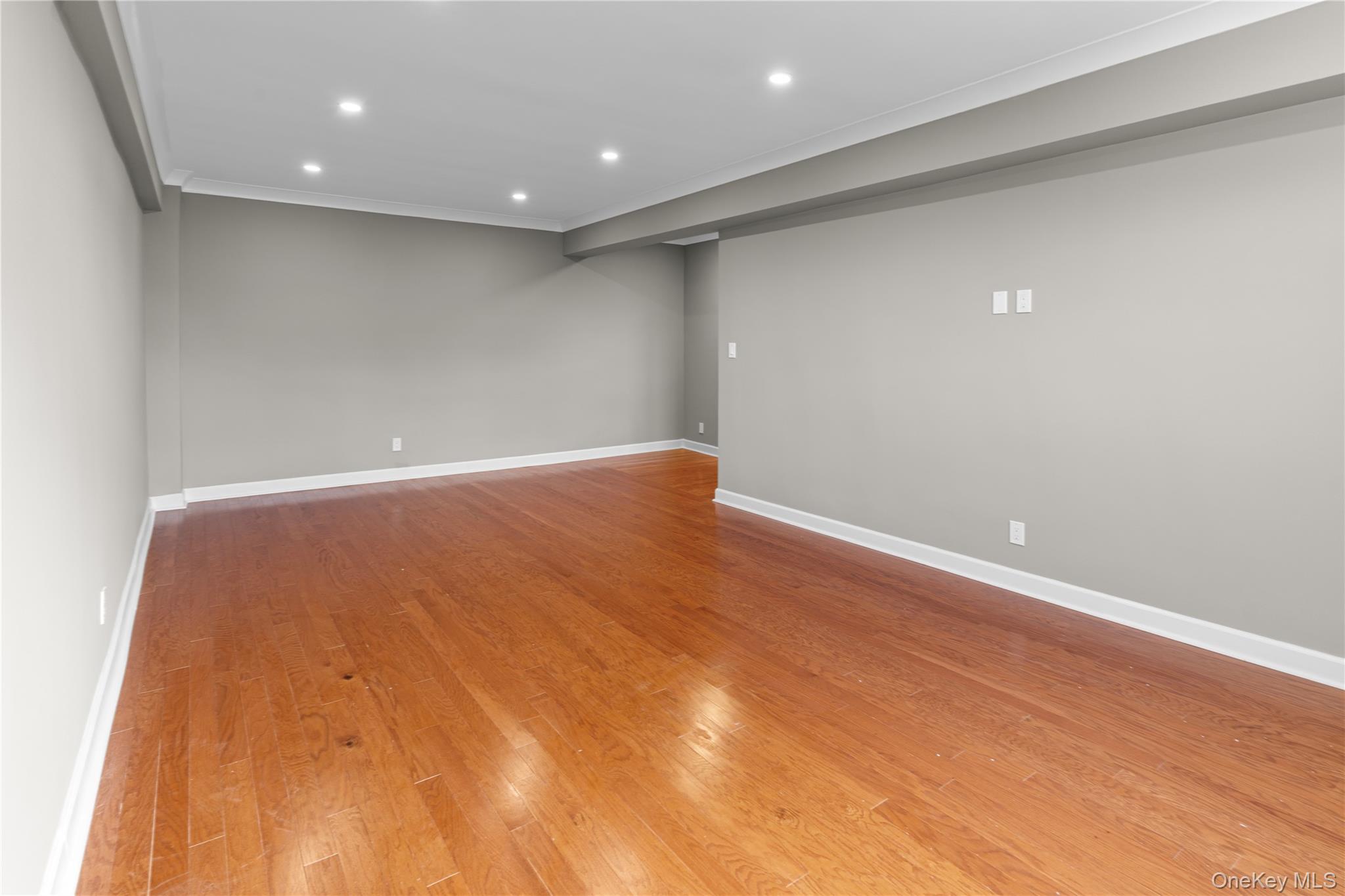 1133 Midland Avenue Unit: 6F