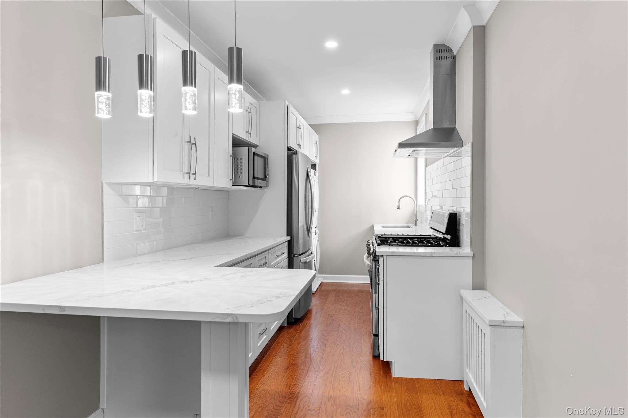 1133 Midland Avenue Unit: 6F