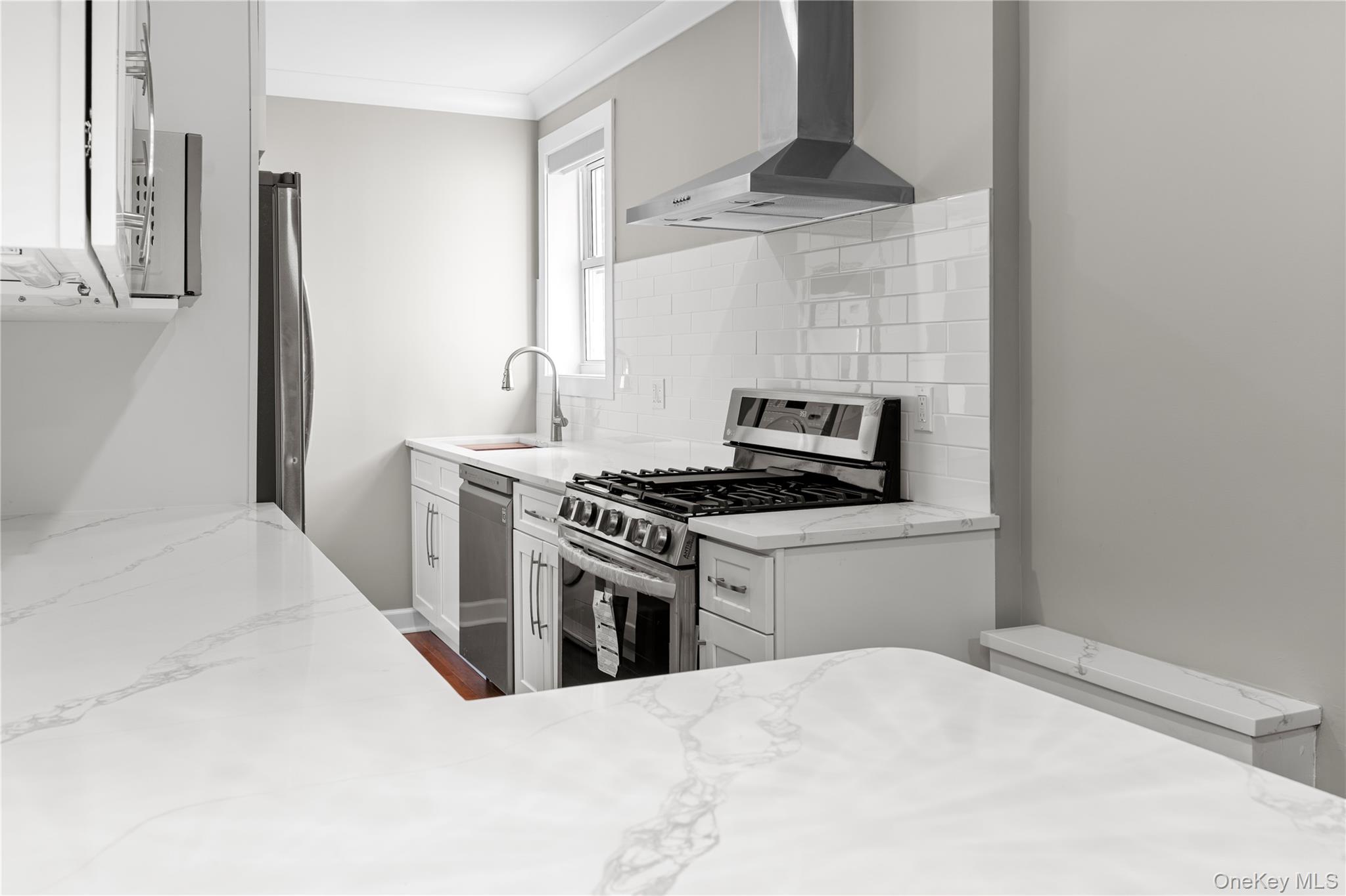 1133 Midland Avenue Unit: 6F