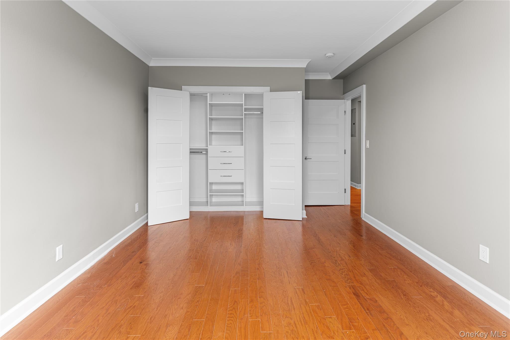 1133 Midland Avenue Unit: 6F