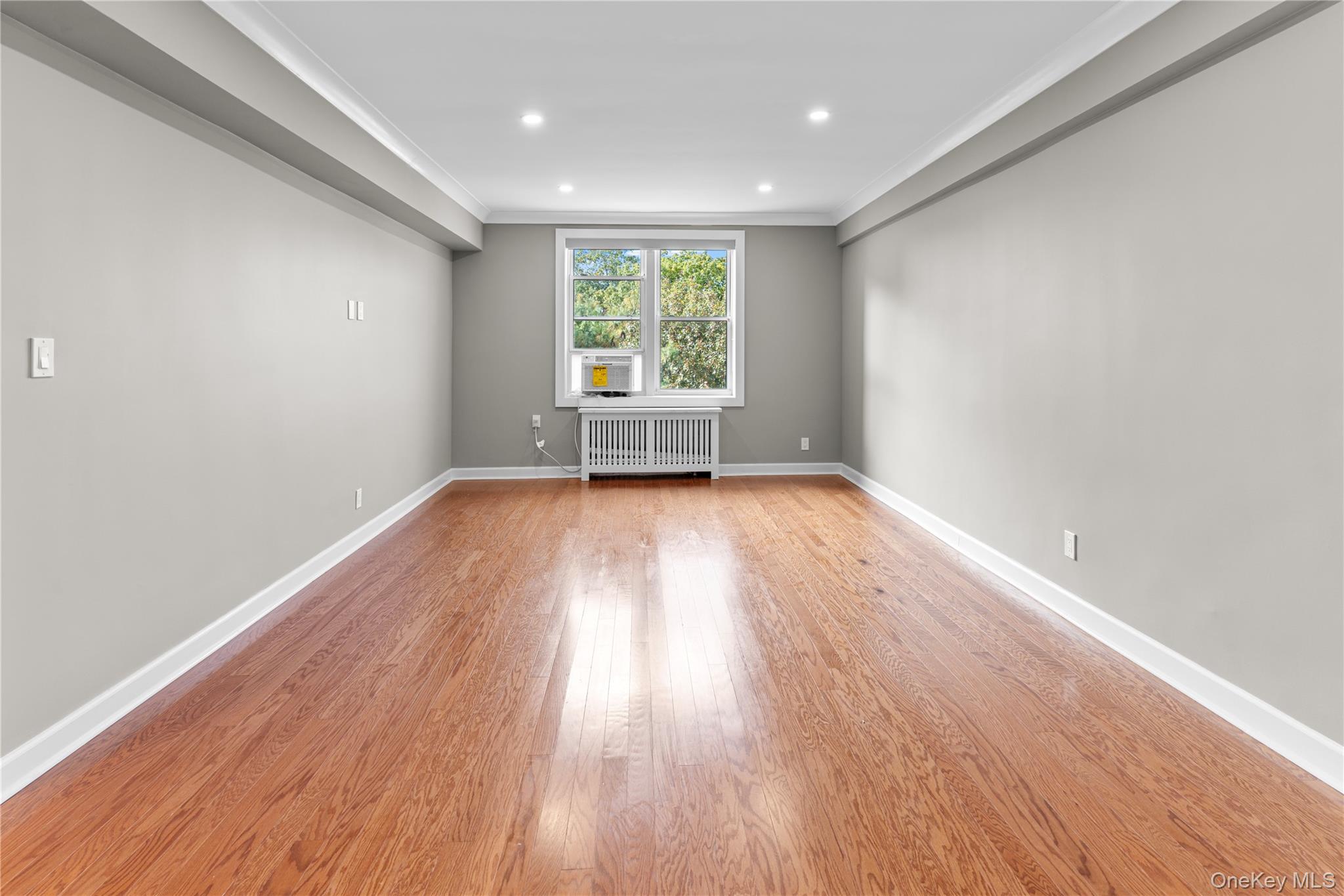 1133 Midland Avenue Unit: 6F