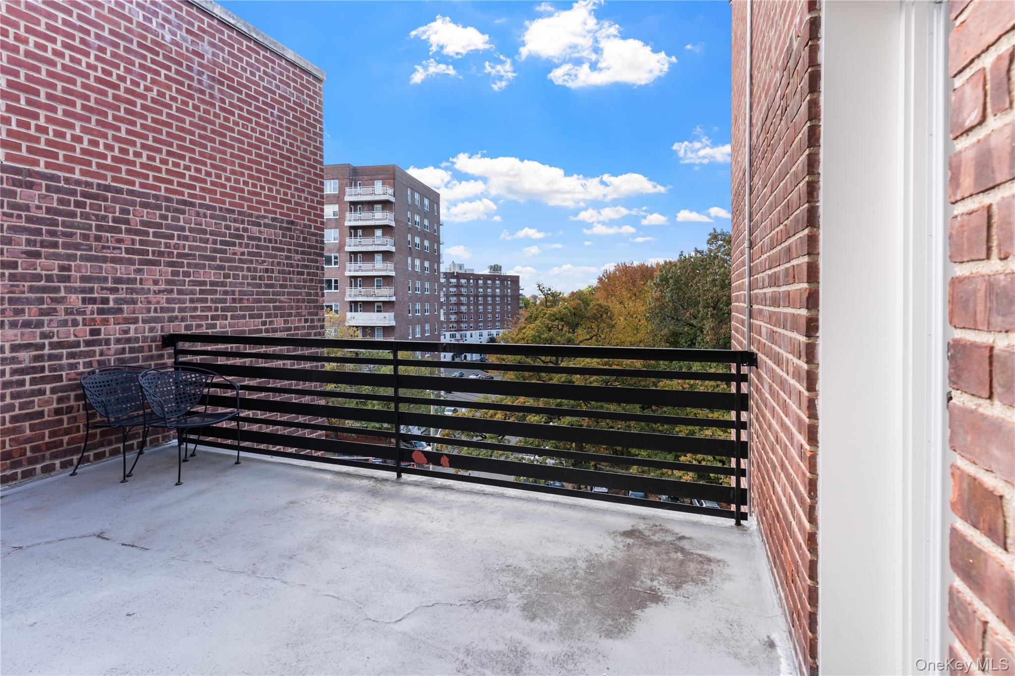 1133 Midland Avenue Unit: 6F