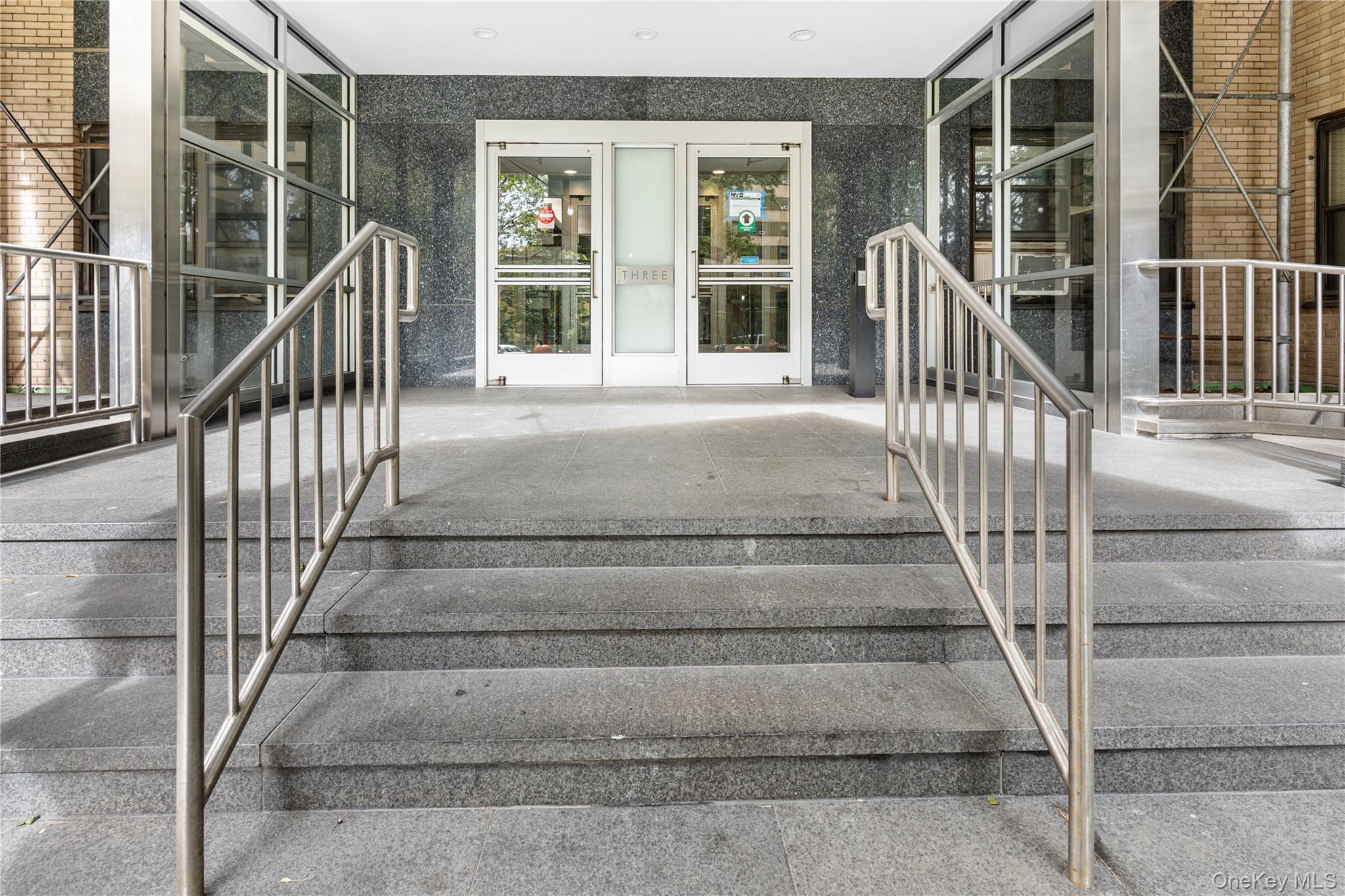 3 Fordham Hill Oval Unit: 1G