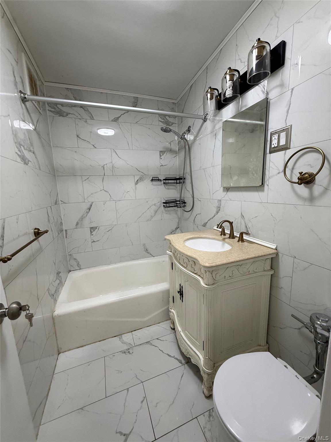 16 Lake Street Unit: 7B