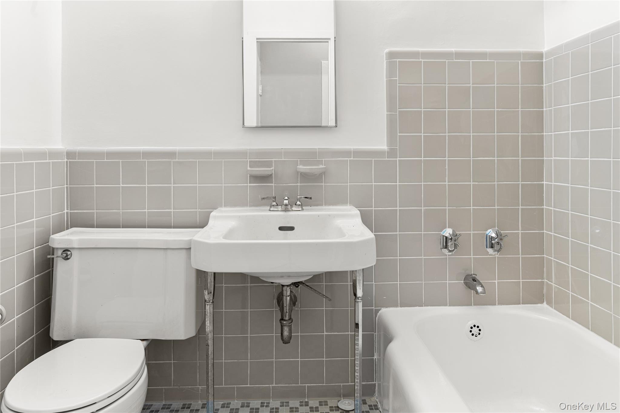 3 Fordham Hill Oval Unit: 1G