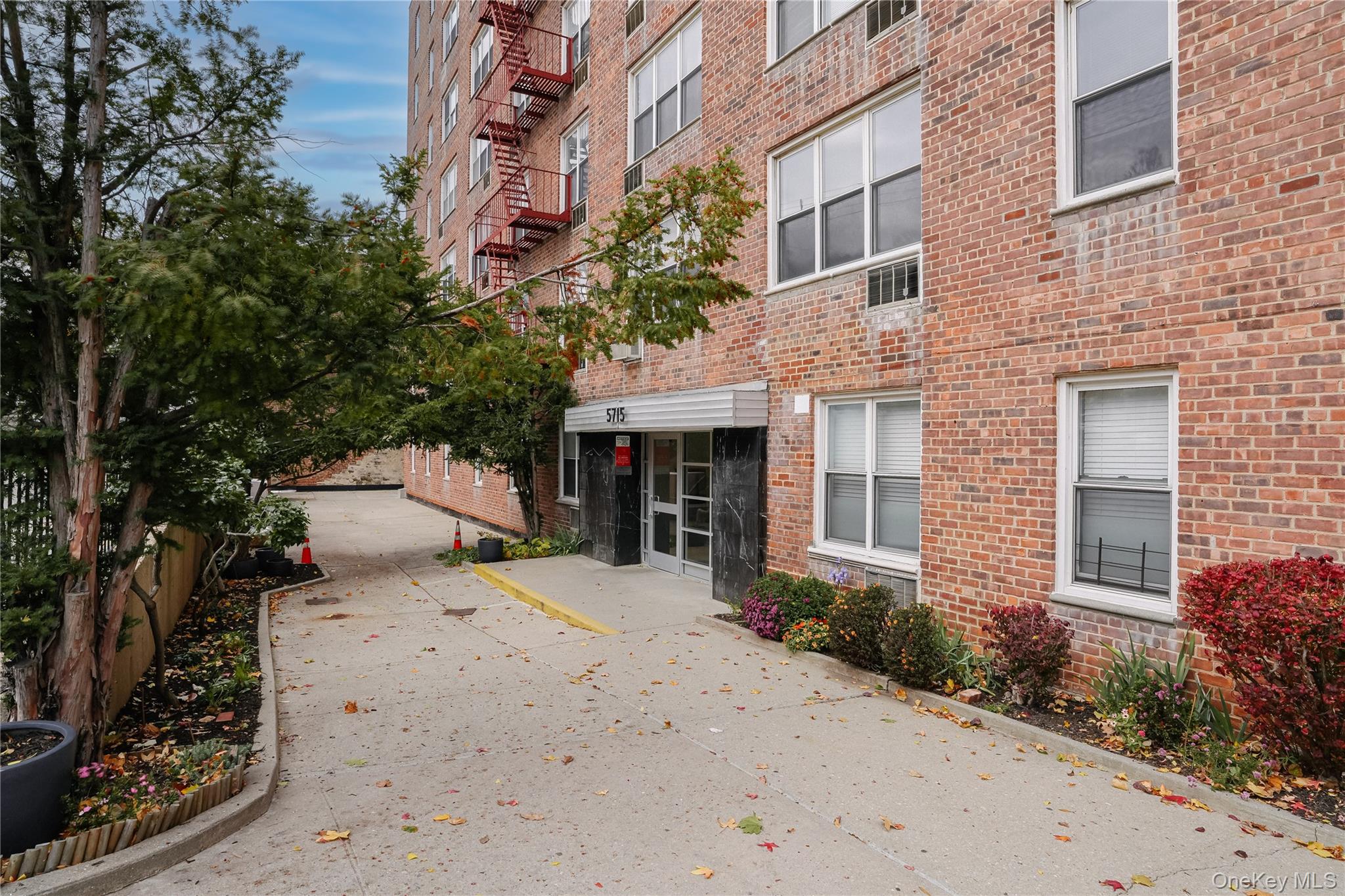 5715 Mosholu Avenue Unit: 2E