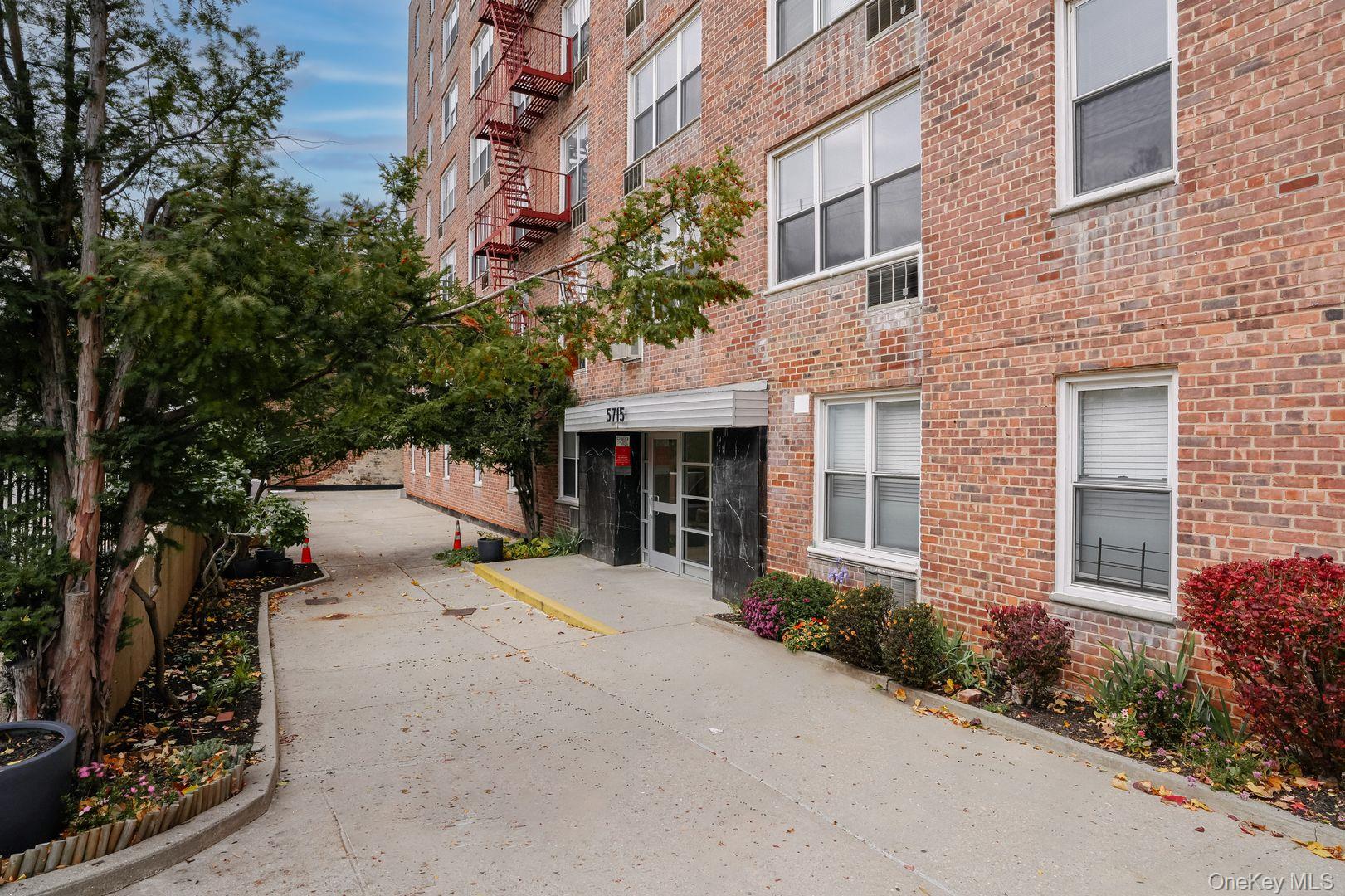 5715 Mosholu Avenue Unit: 2E