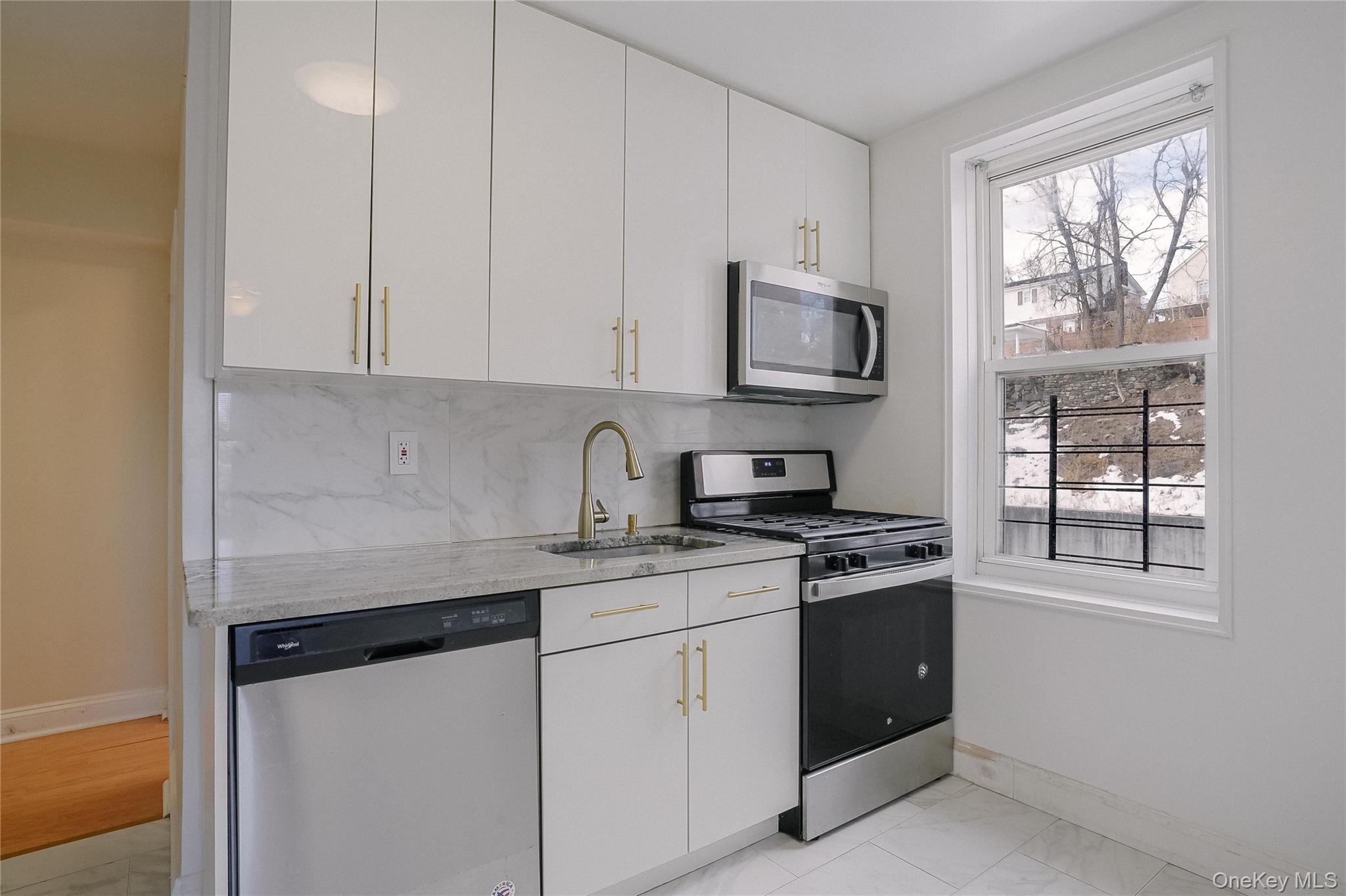 345 Bronx River Road Unit: 4D